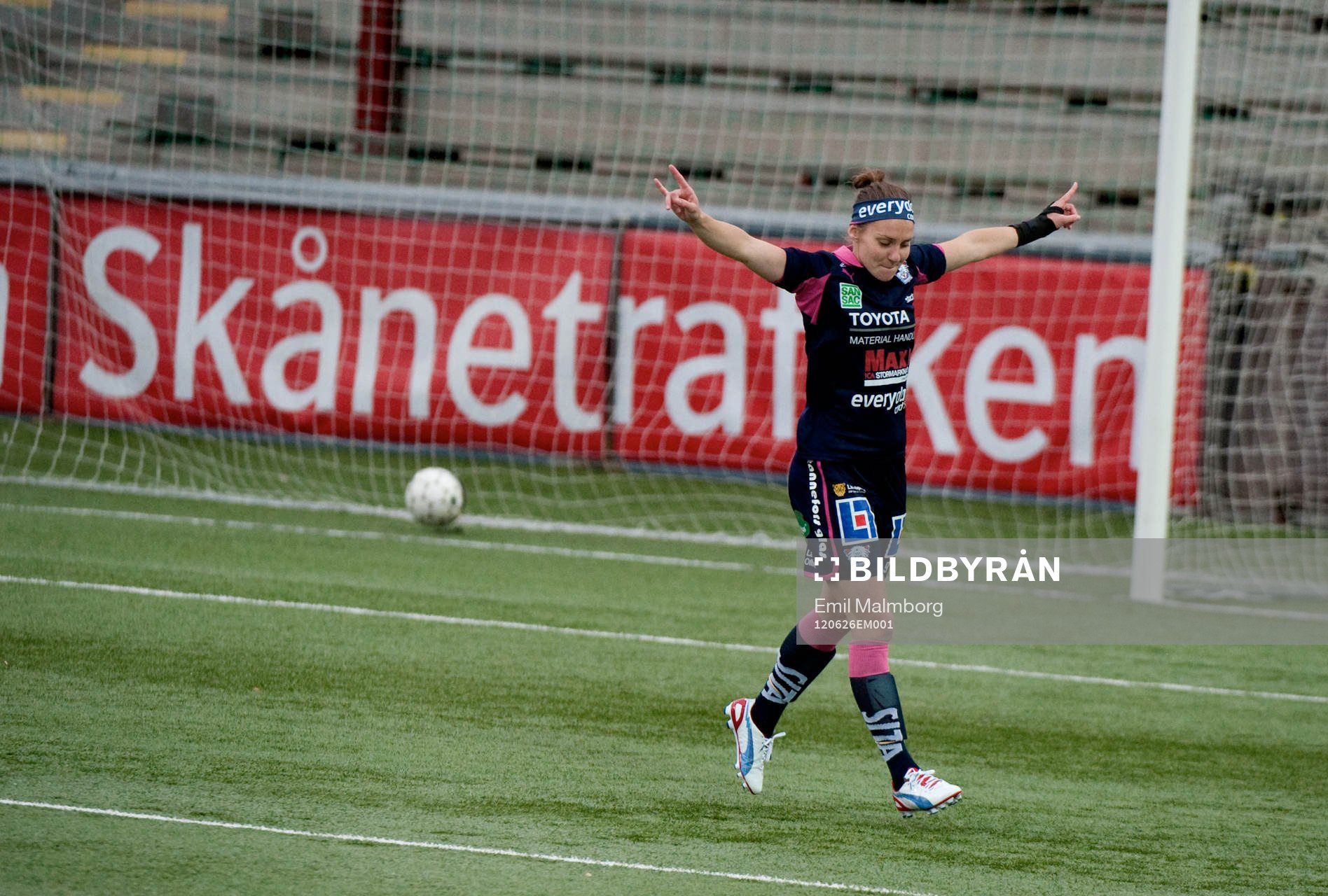 Manon Melis, Linköping. 1-0. Jubel