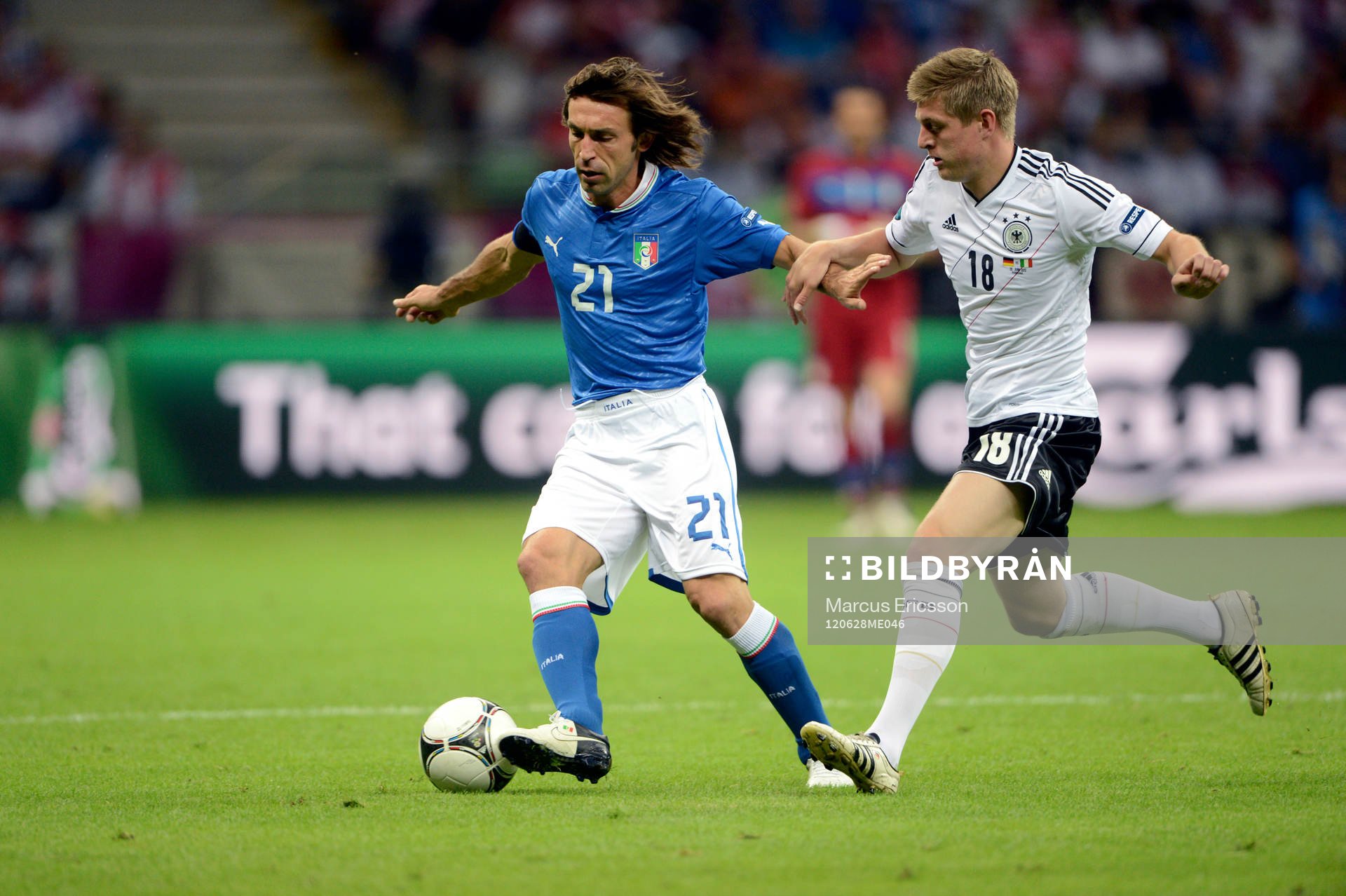 Andrea Pirlo, Italien och Toni Kroos, Tyskland