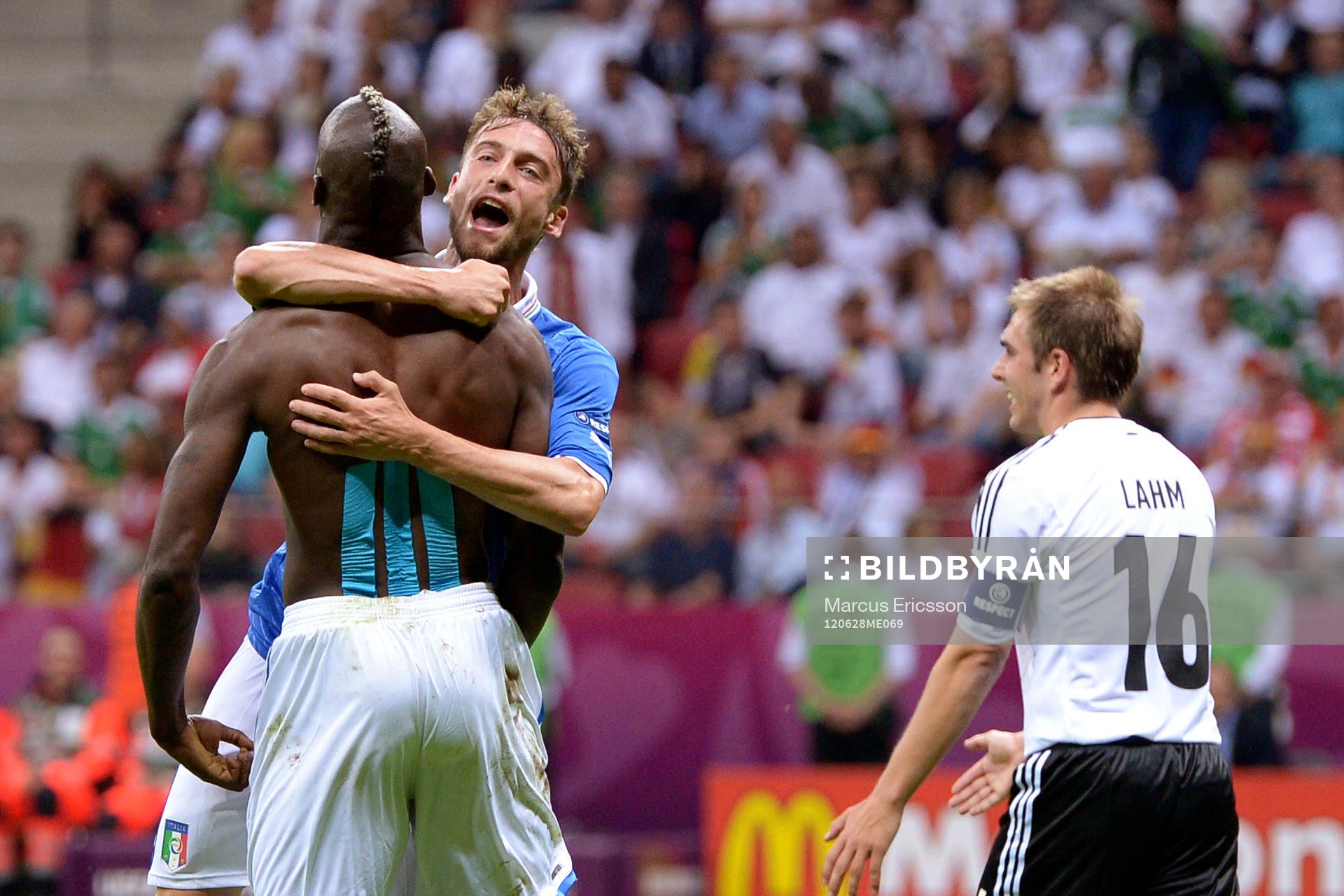 Claudio Marchisio, Italien, jubel med Mario Balotelli
