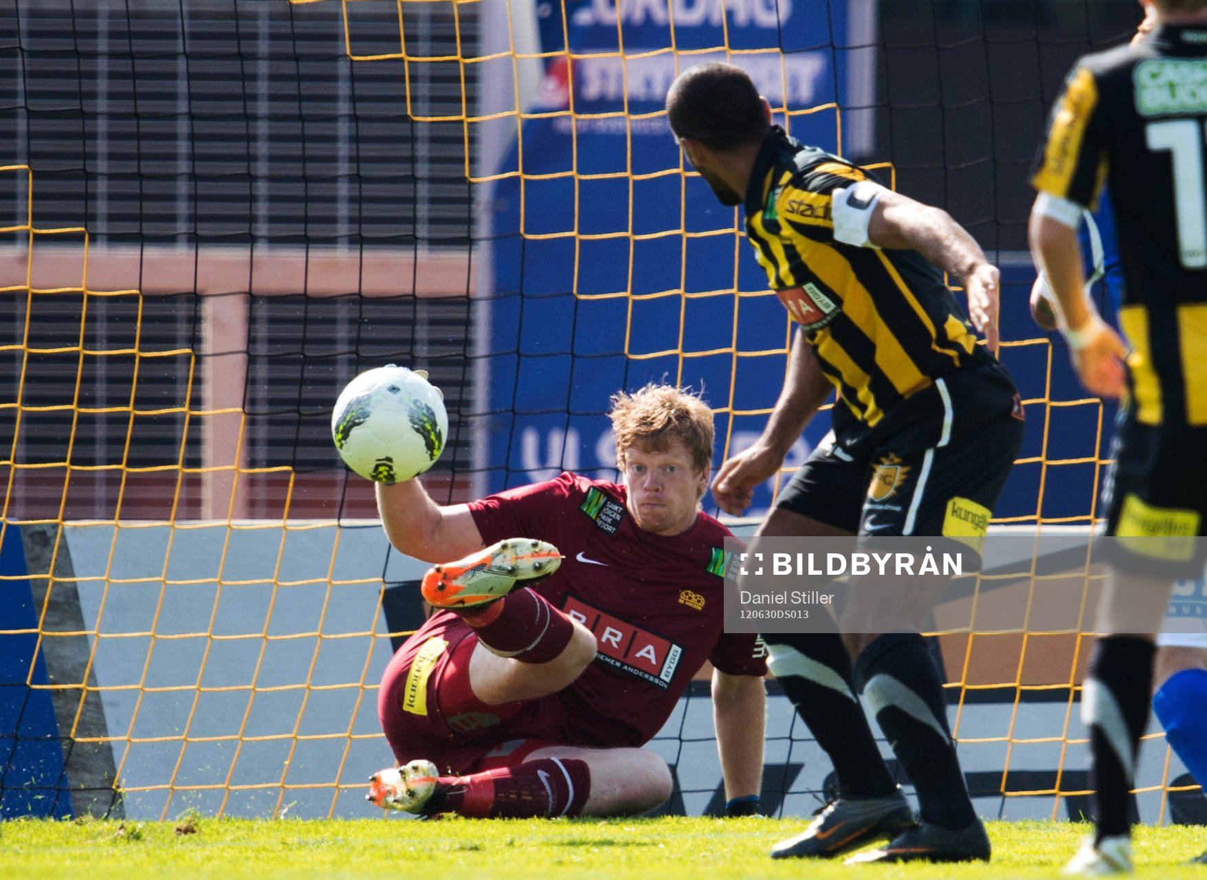 Christoffer Källqvist, målvakt, Häcken, släpper retur