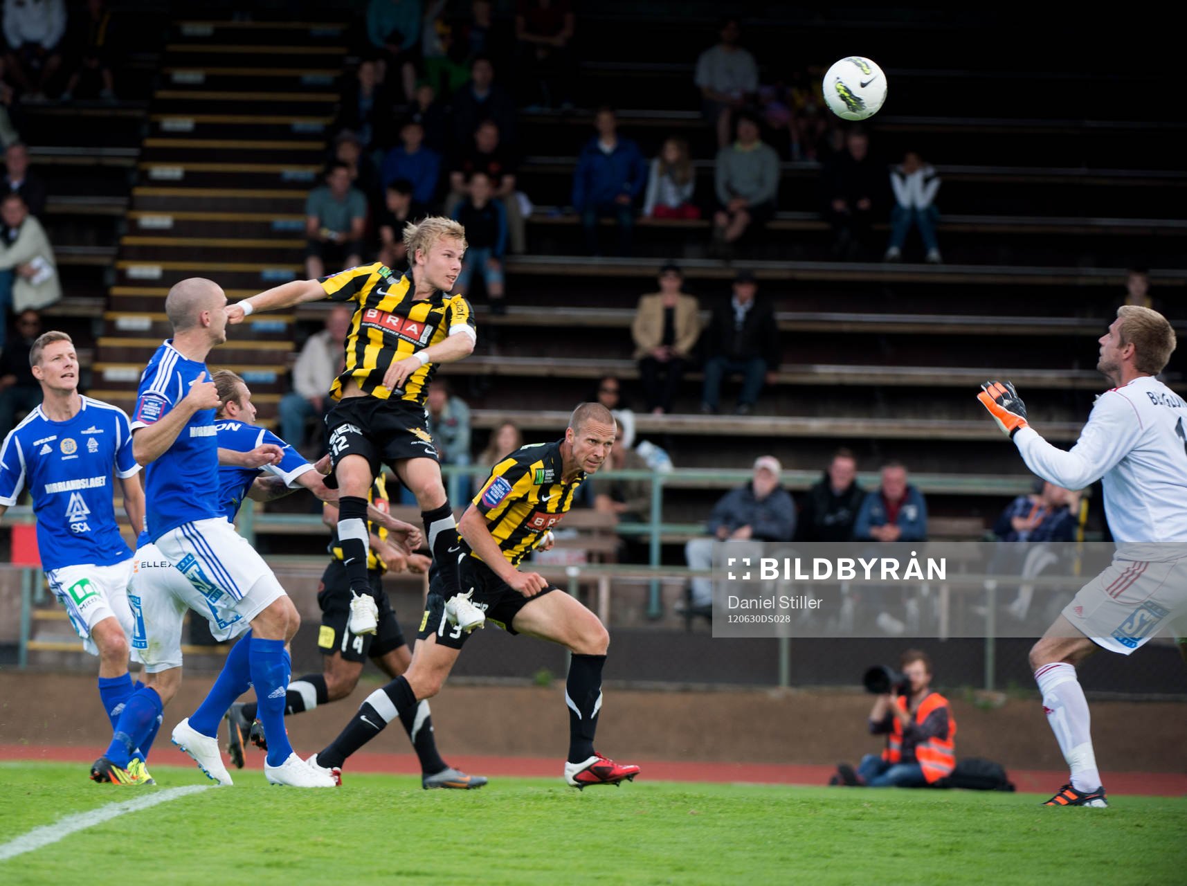 Oscar Lewicki, Häcken. Oscar Berglund, målvakt, GIF