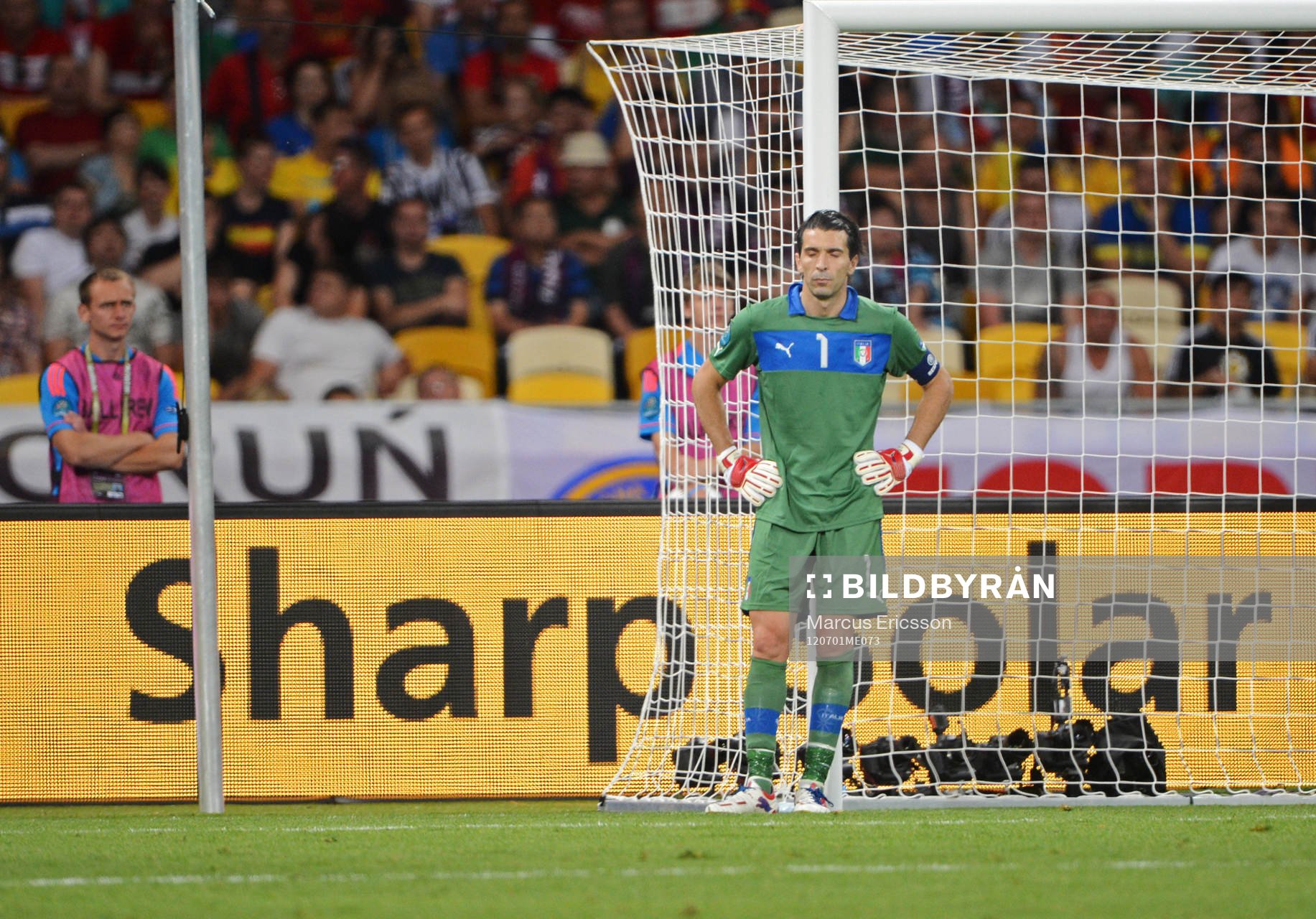 Gianluigi Buffon, målvakt, deppar