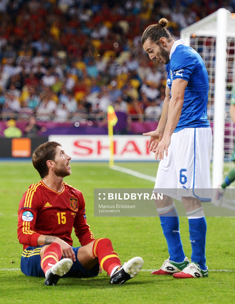 Sergio Ramos, Spanien och Federico Balzaretti, Italien