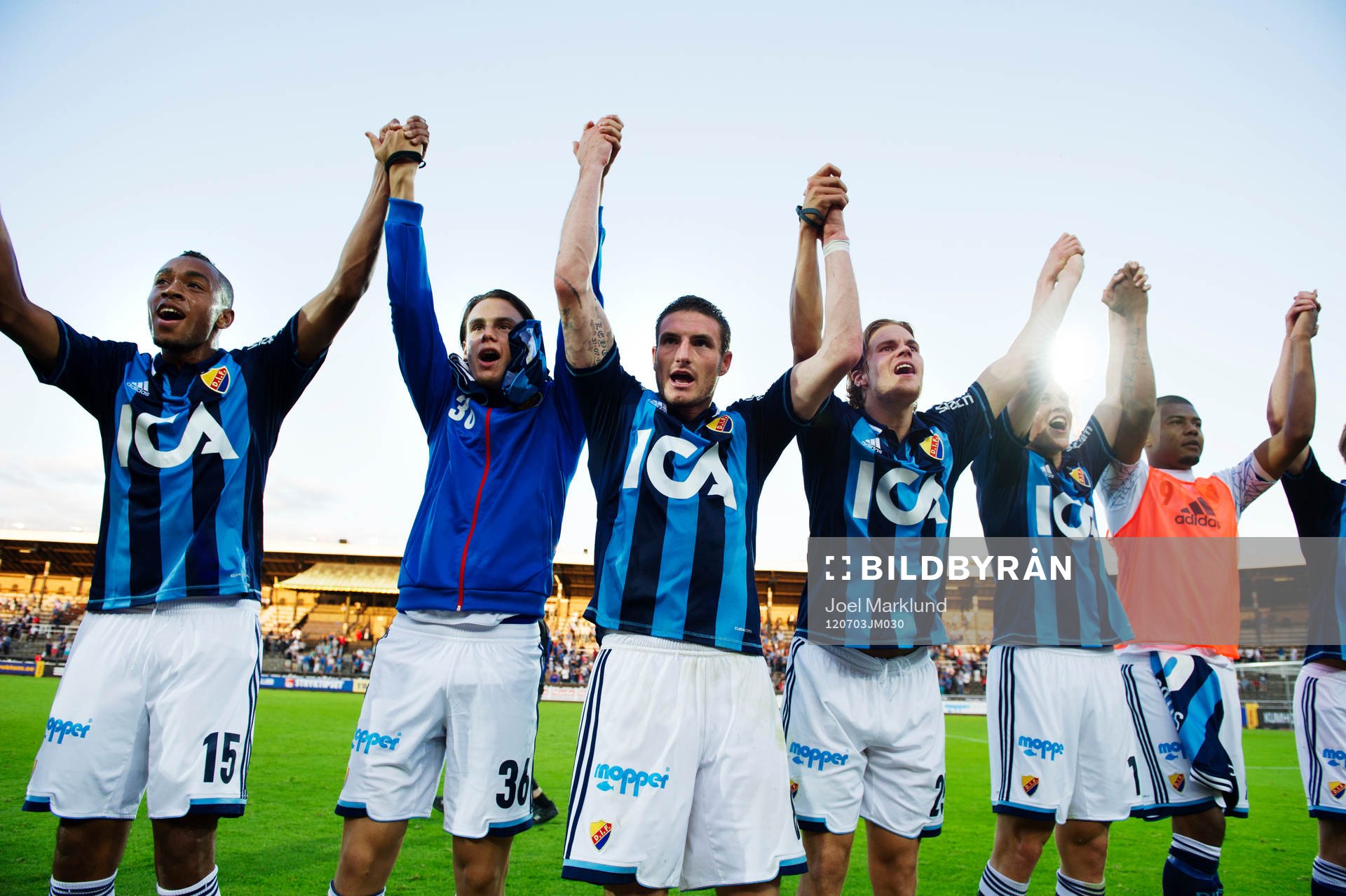 Djurgårdens spelare med tvåmålsskytten James Keene i