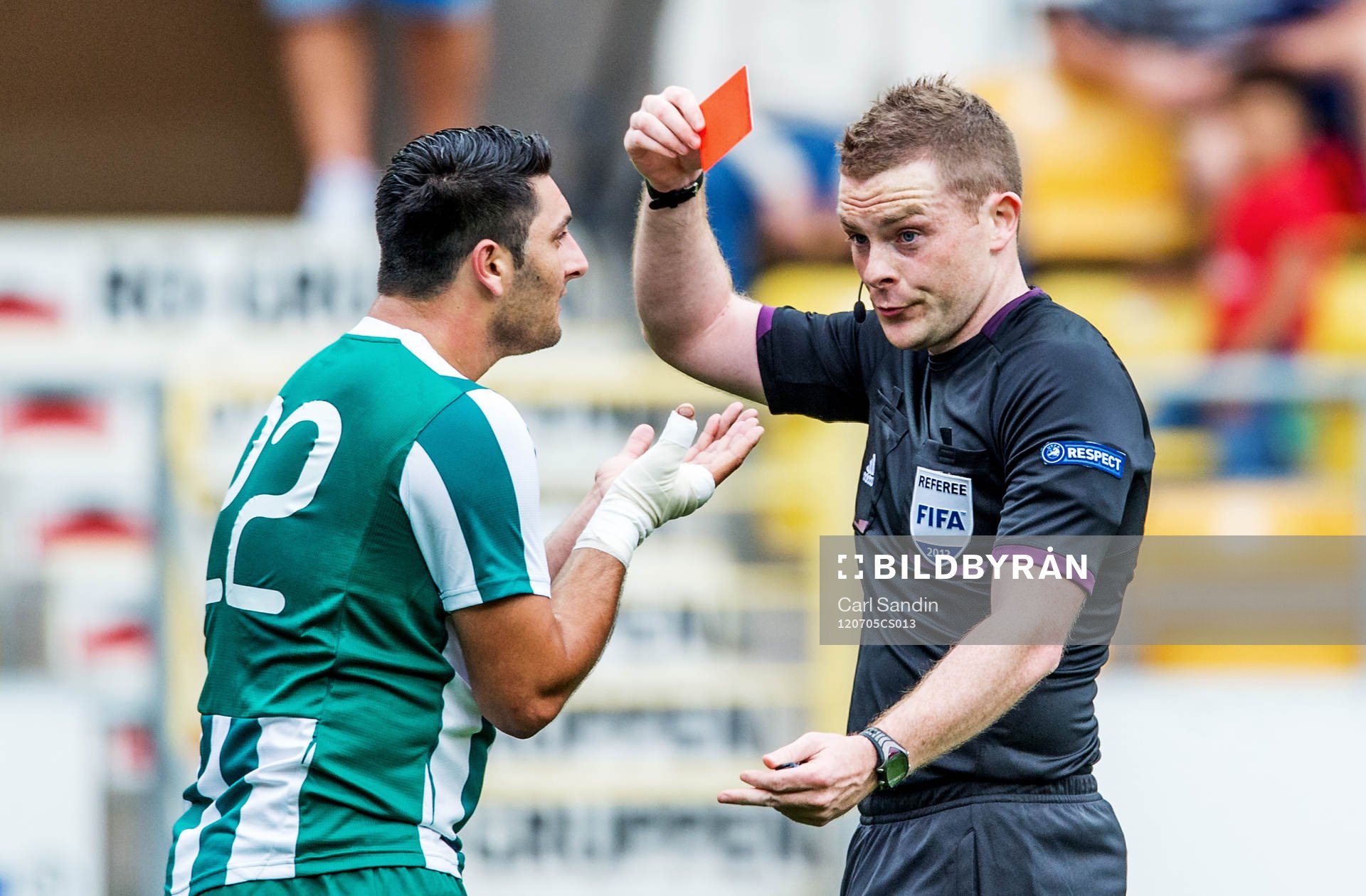 Tyrone Farrugia, Floriana, får rött kort, utvisning, av