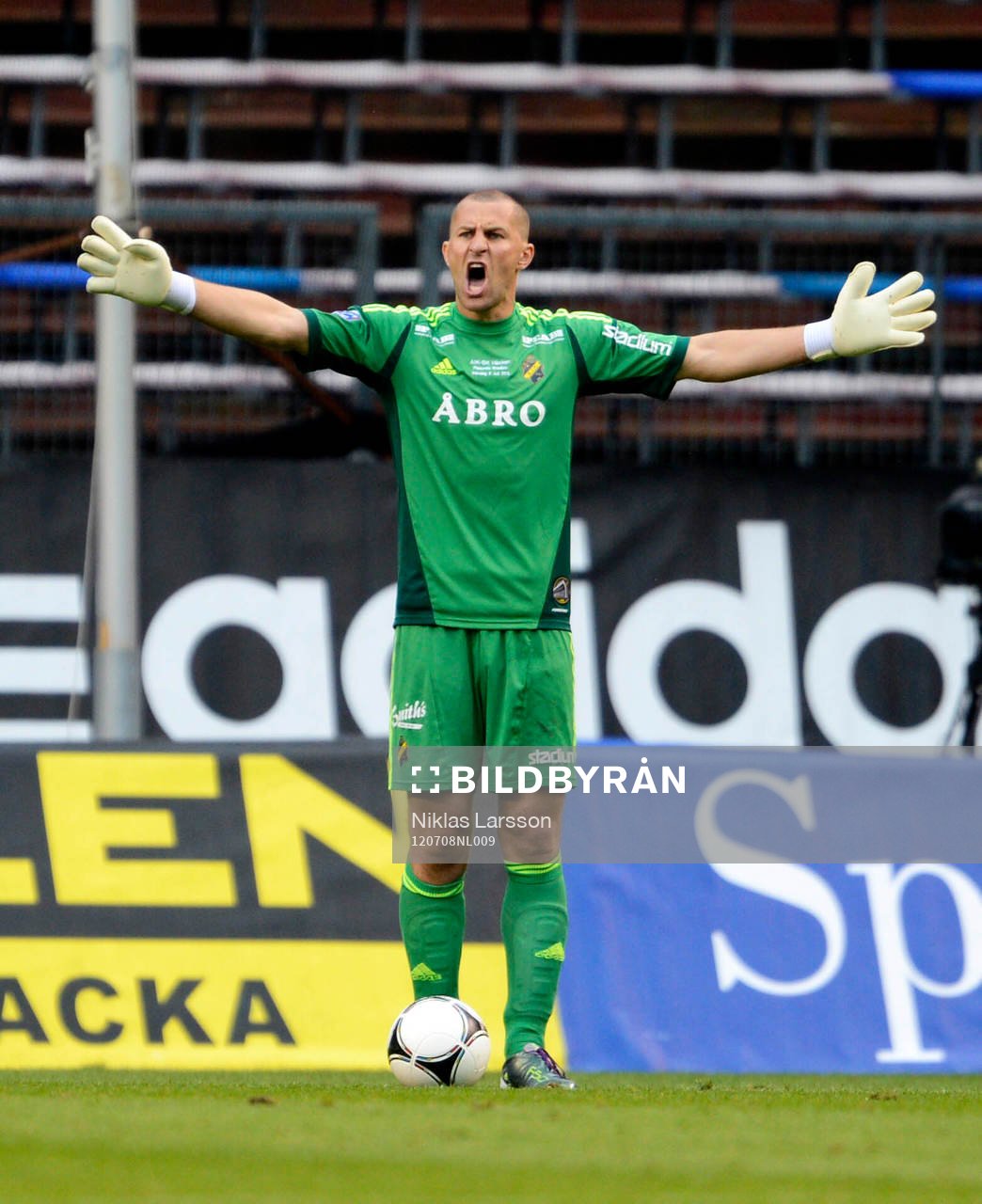 Ivan Turina, målvakt, AIK