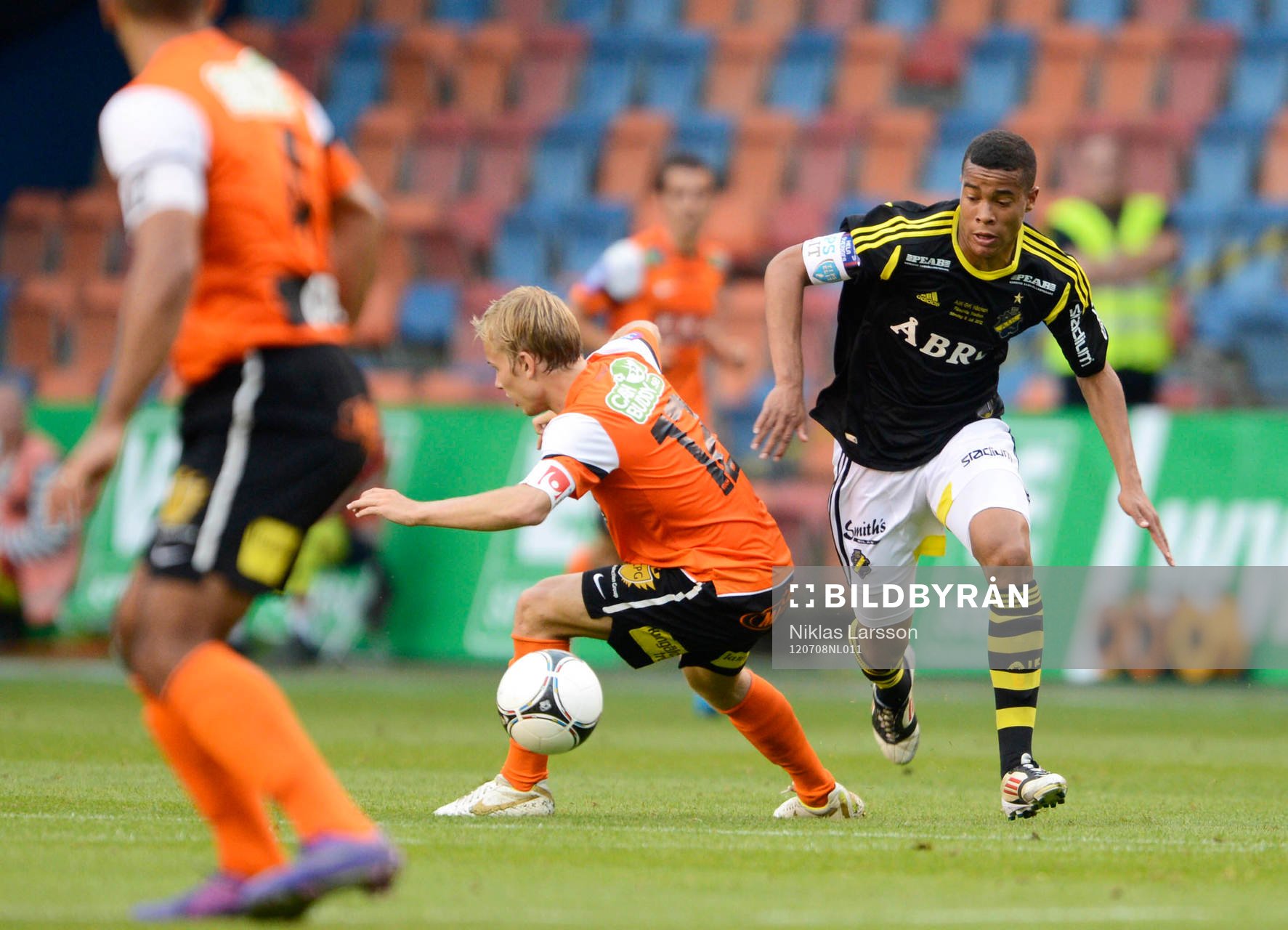 Oscar Lewicki, Häcken, Robin Quaison, AIK