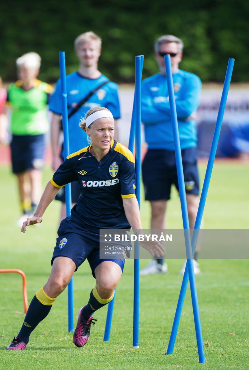 Sara Thunebro, Sverige