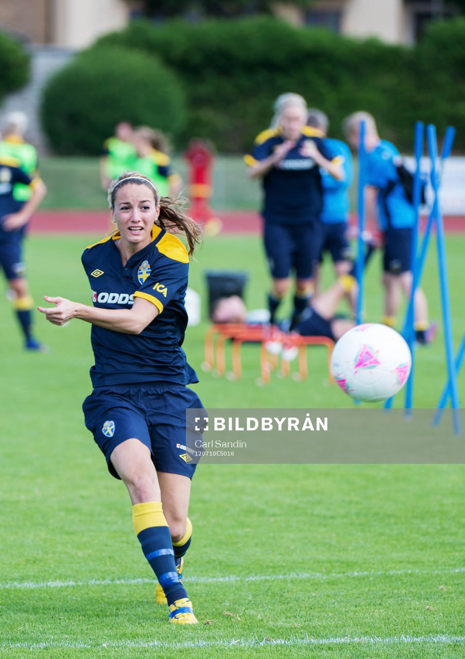 Kosovare Asllani, Sverige