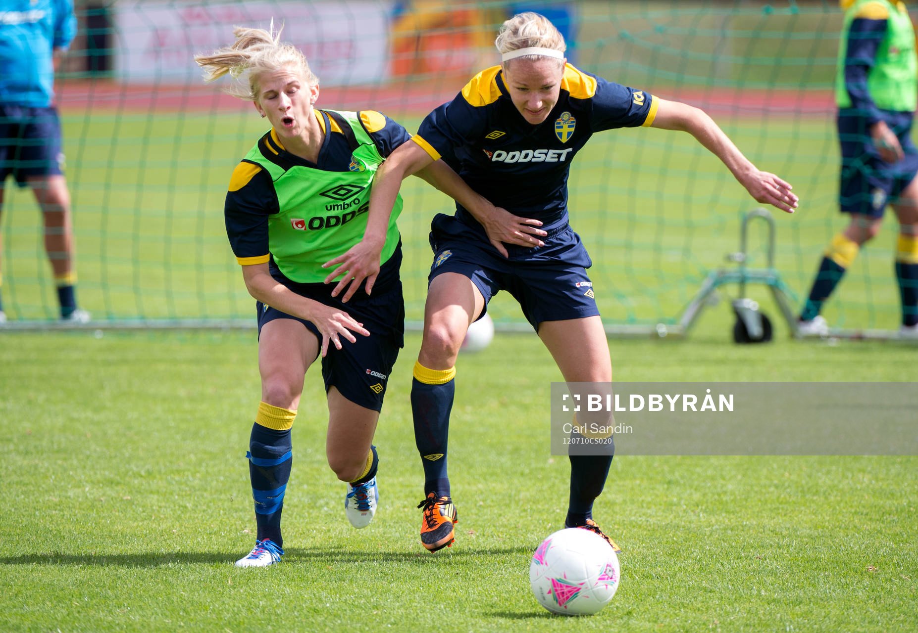 Sofia Jakobsson, Stina Segerström, Sverige