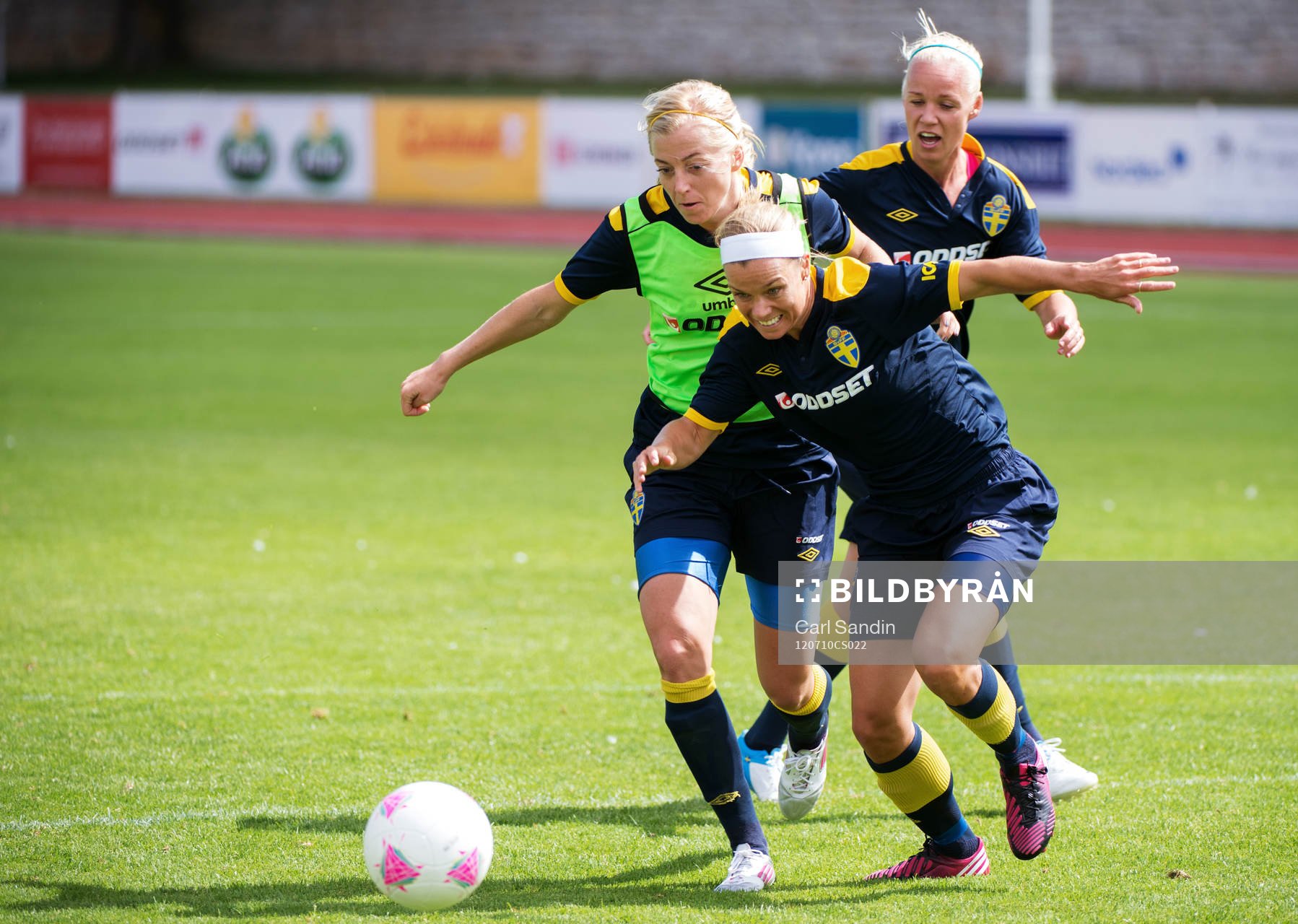 Linda Sembrant, Sara Thunebro, Caroline Seger, Sverige