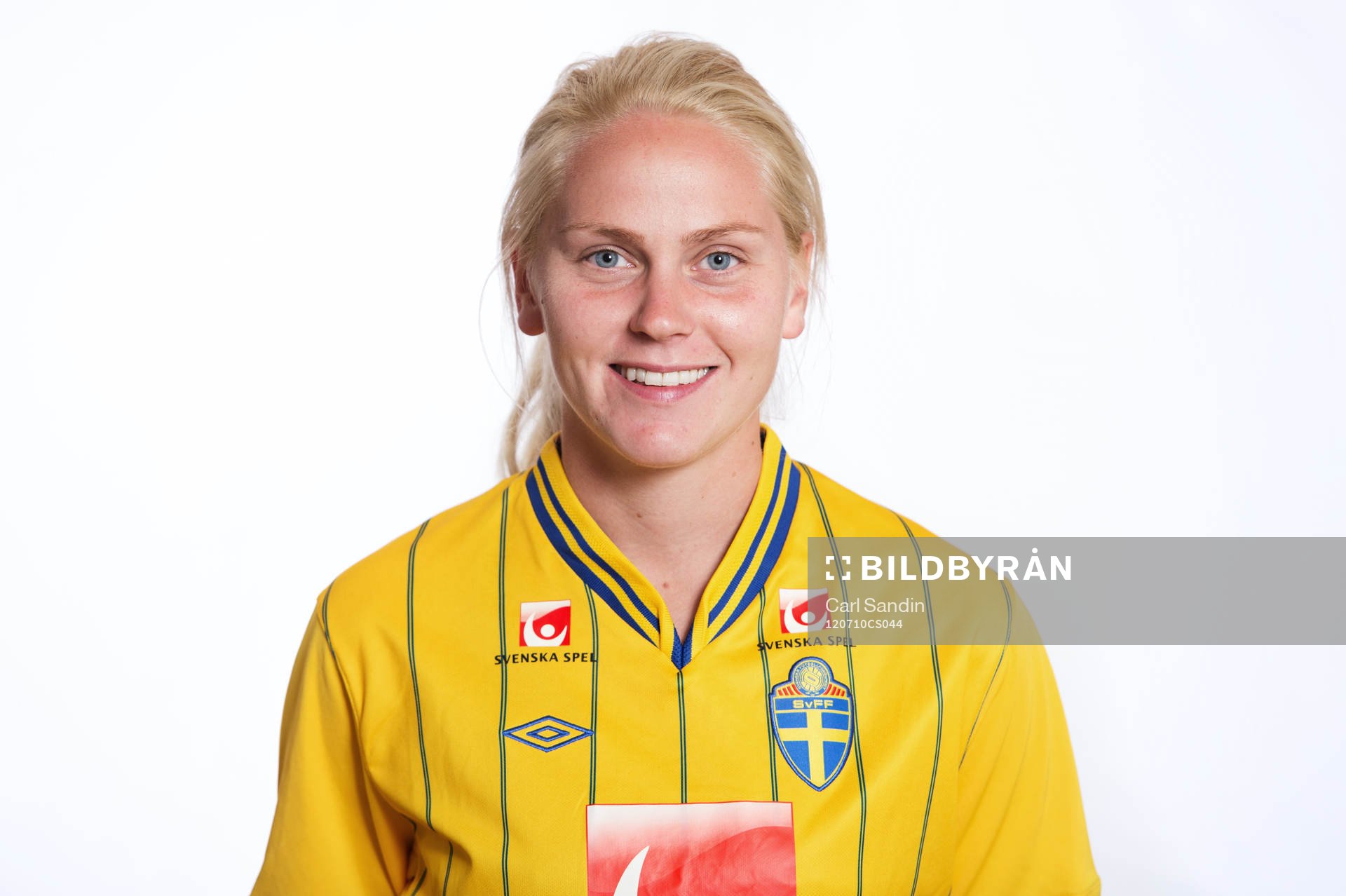 Lisa Dahlkvist, Sverige