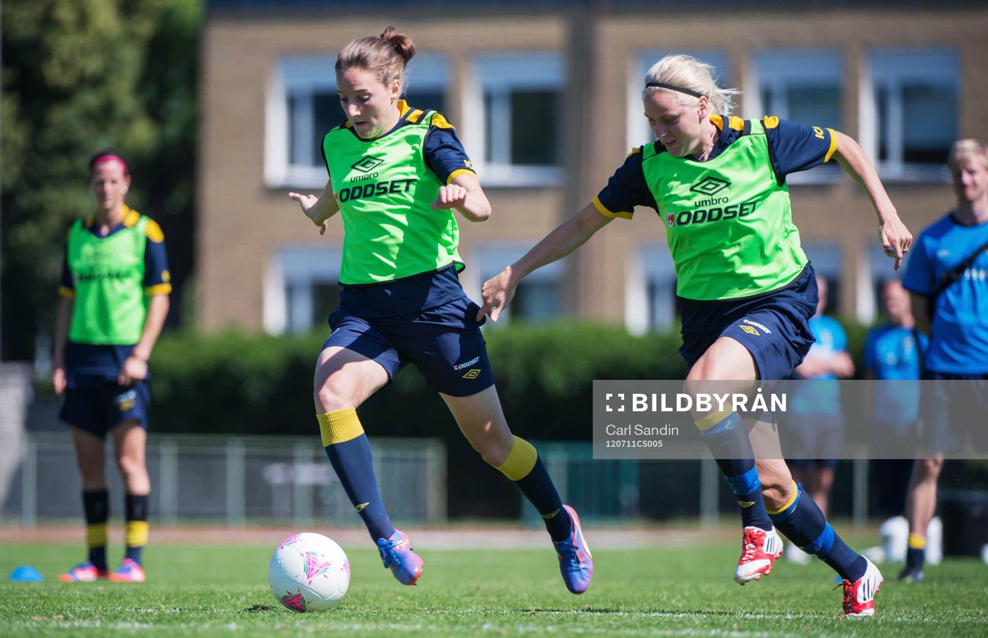 Antonia Göransson, Lisa Dahlkvist, Sverige
