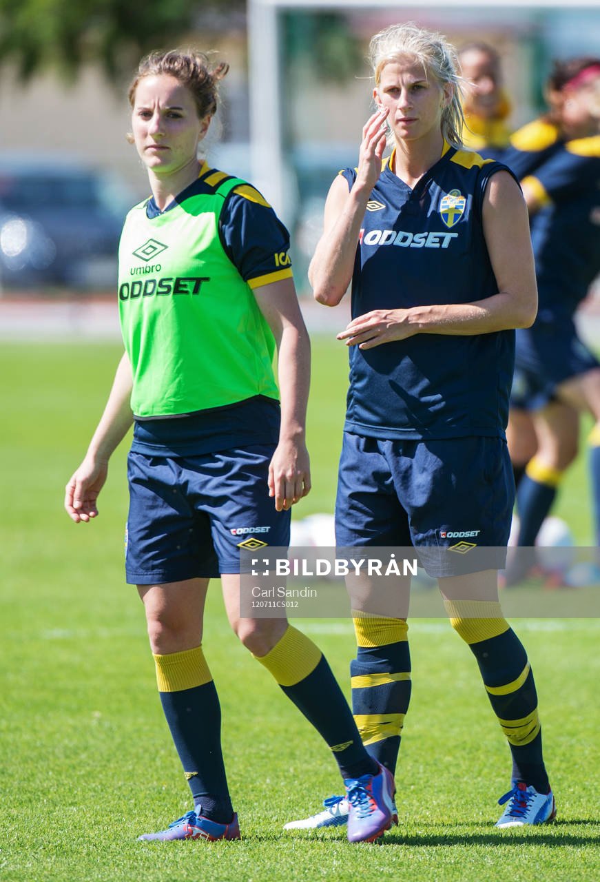 Antonia Göransson, Sofia Jakobsson, Sverige