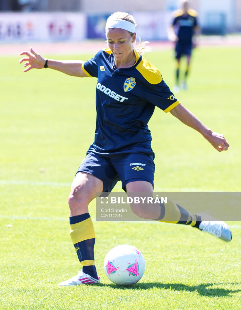 Sara Thunebro, Sverige
