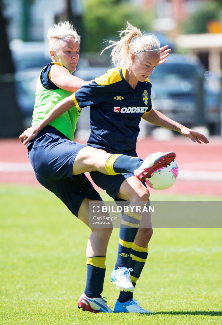 Nilla Fischer, Caroline Seger, Sverige