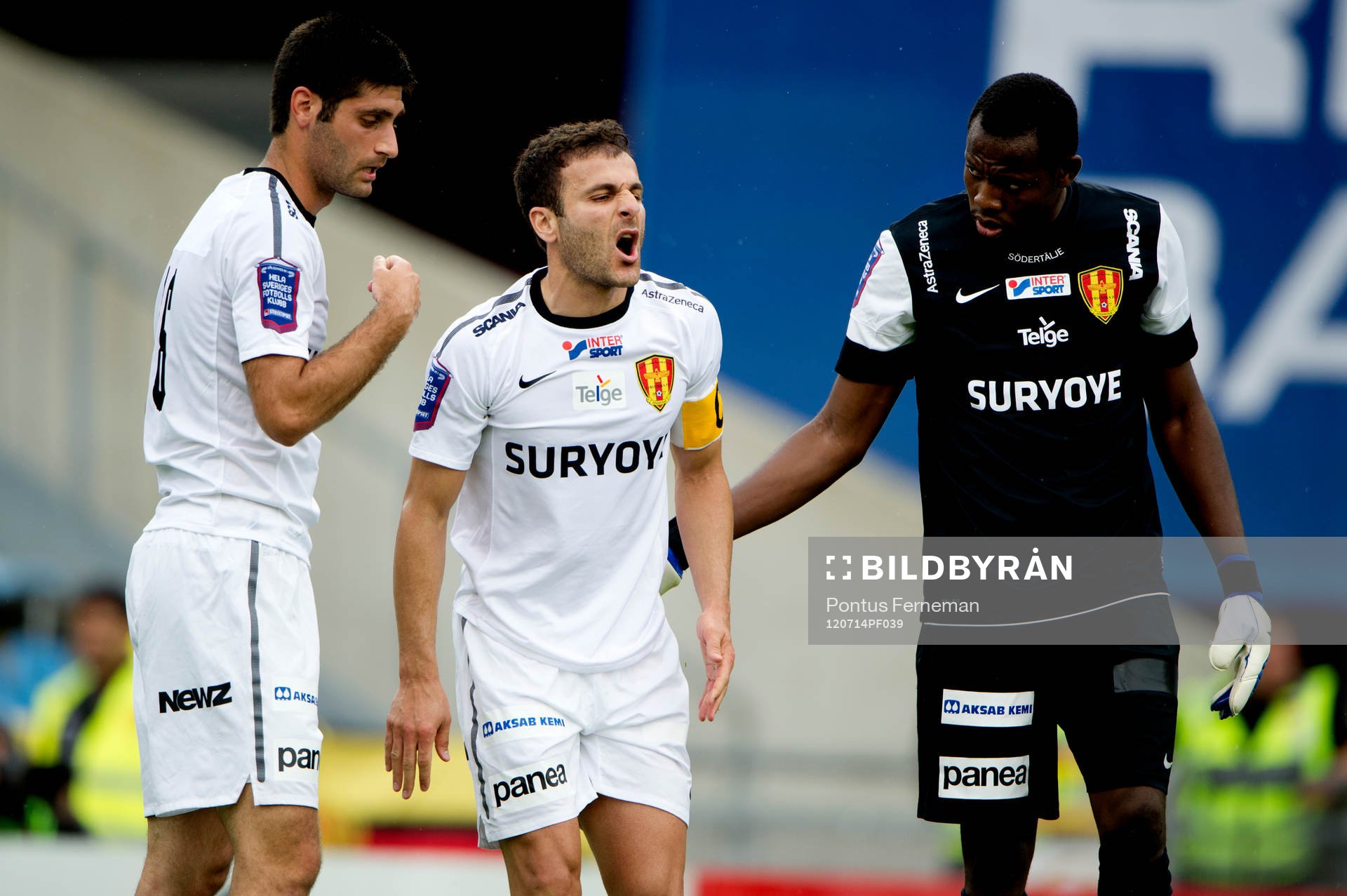 Sharbel Touma, Syrianska (mitten)