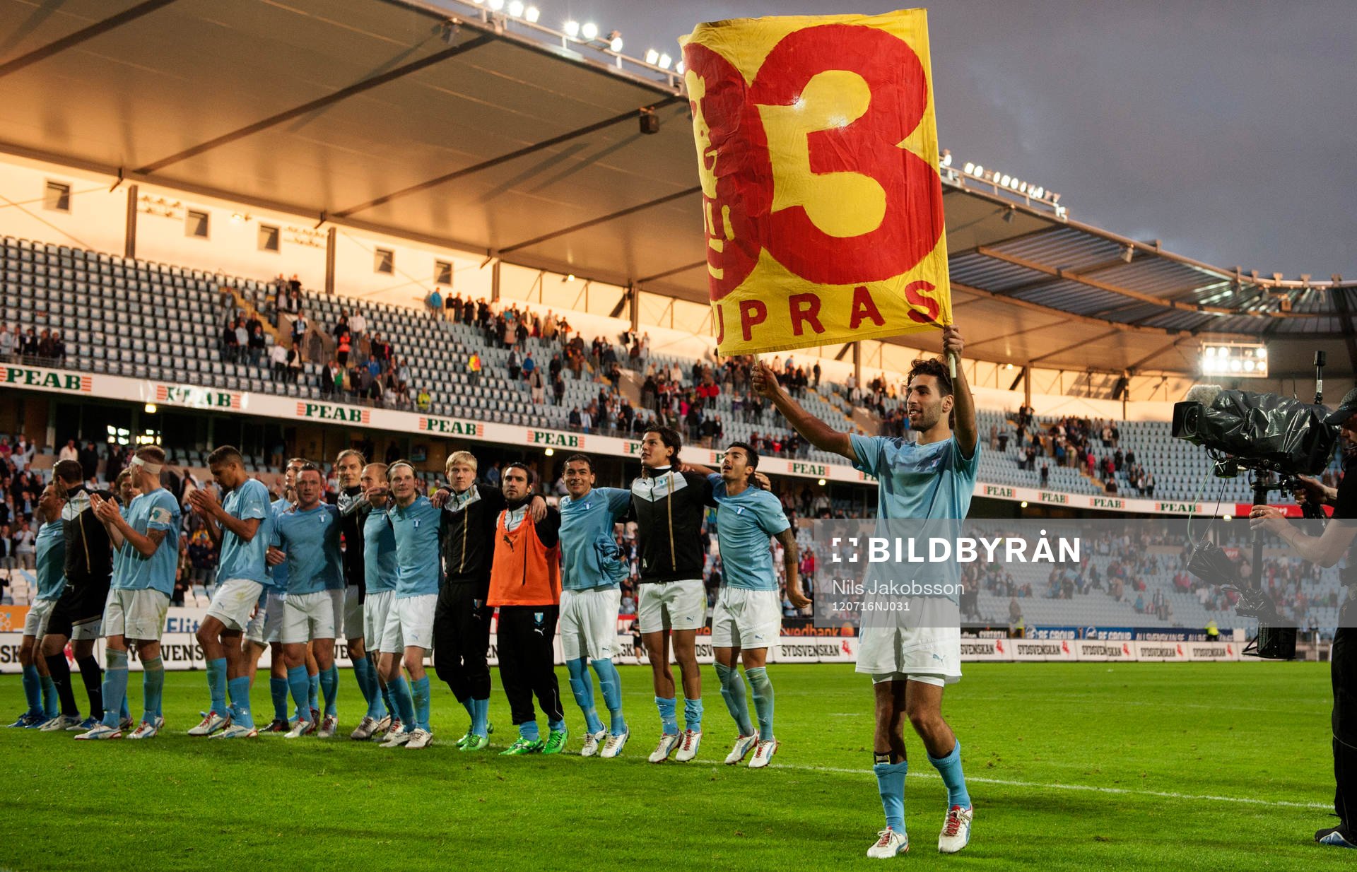 Jimmy Durmaz, Malmö FF tackas av av publiken