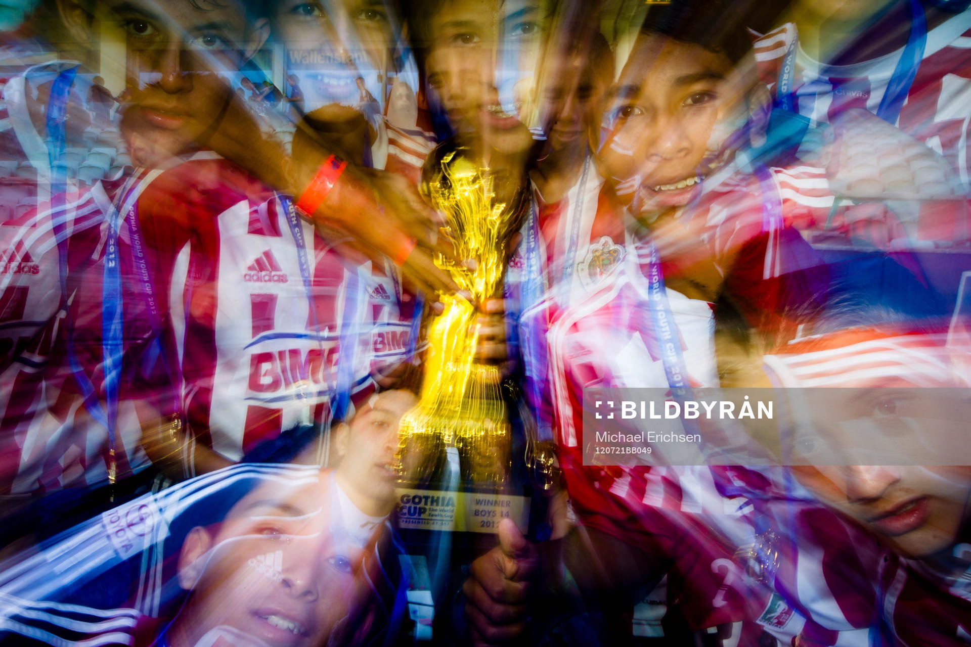  P14, final, Fyllingsdalen 1, Norge - Chivas Guadalajara, Mexiko. Segrare Chivas, pokal, jubel