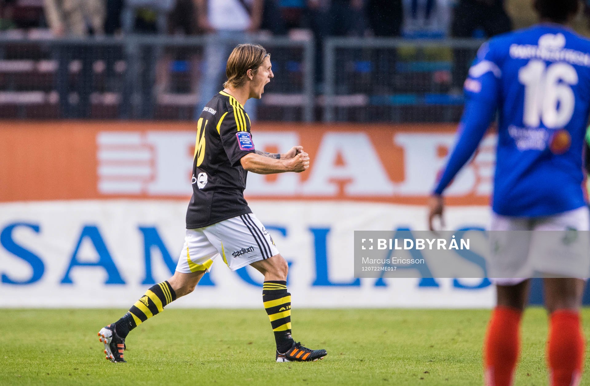 Martin Lorentzson, AIK jublar på slutsignal