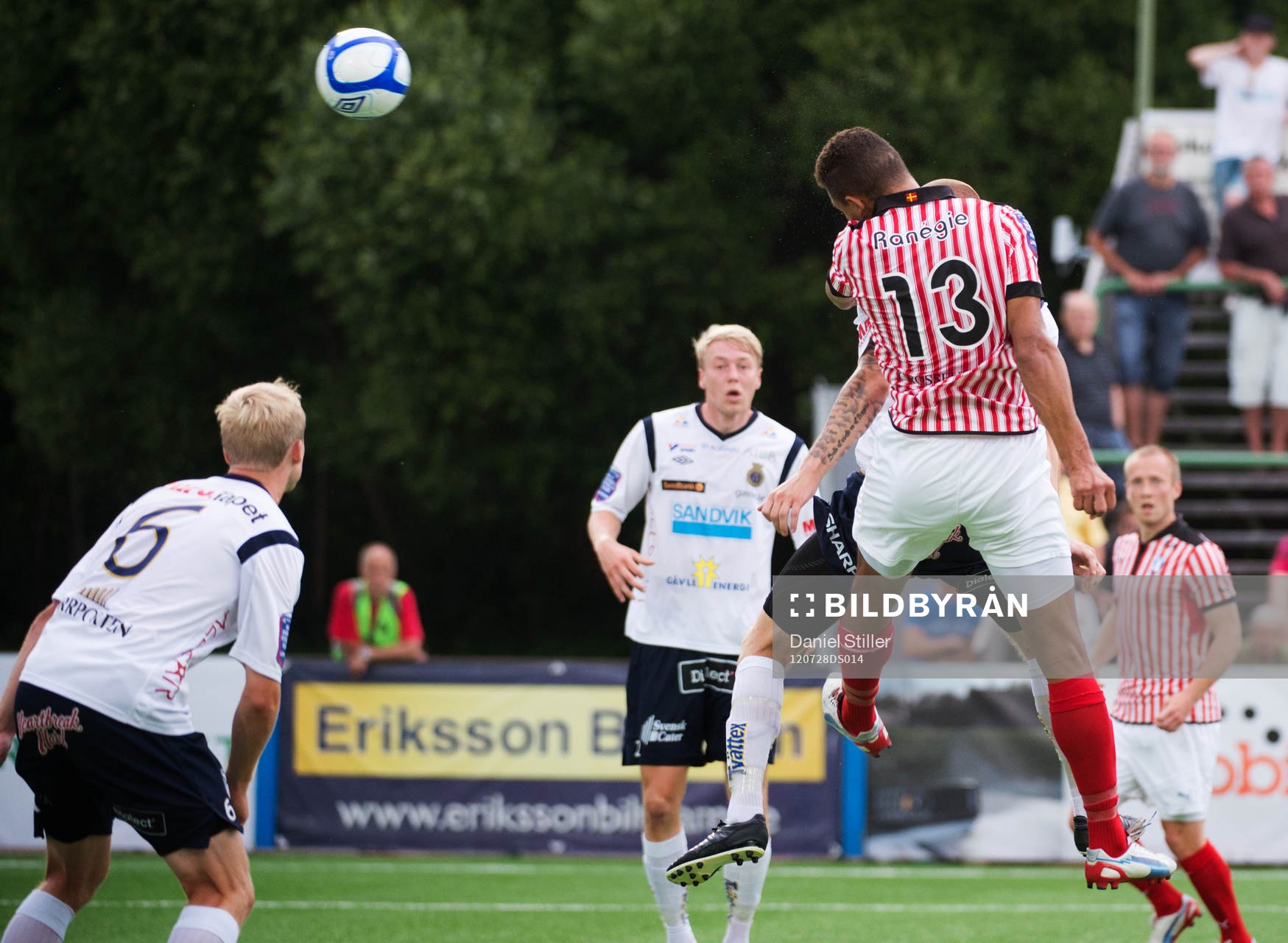 Mathias Ranégie, Malmö FF, gör 0-1 på nick
