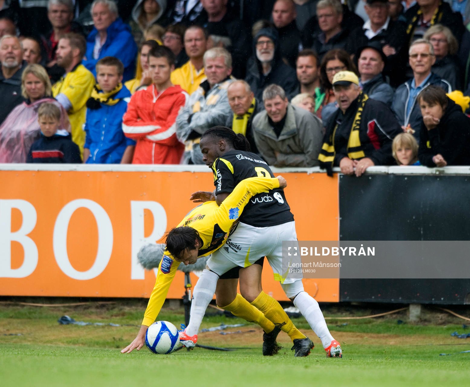 Martin Mutumba, AIK, och Daniel Ivanovski, Mjällby