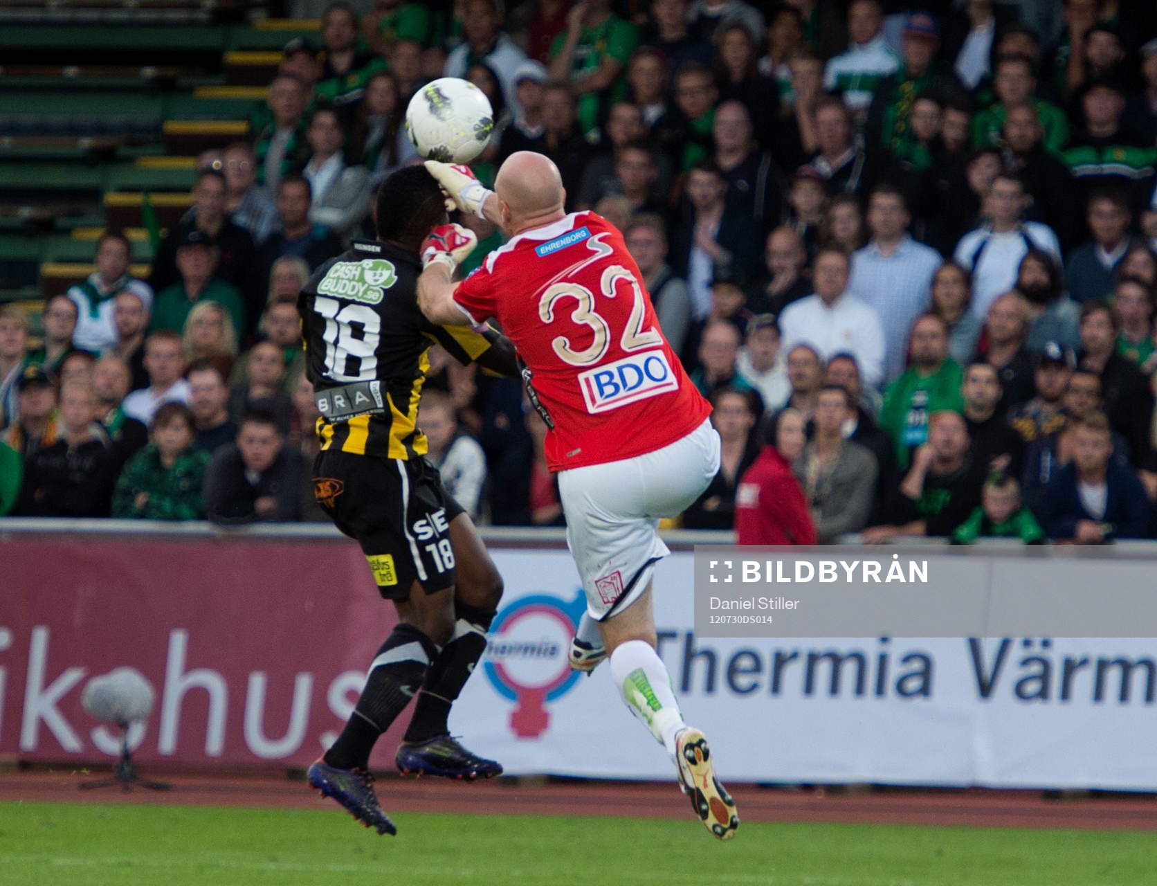Henri Sillanpää, målvakt, GAIS, orsakar straff när han
