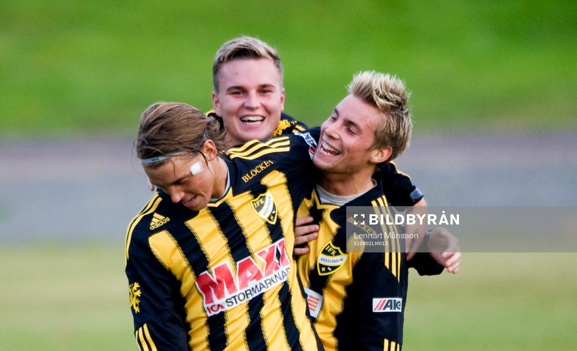 2-0 Mattias Andersson, som grattas av Alexander Björnlund