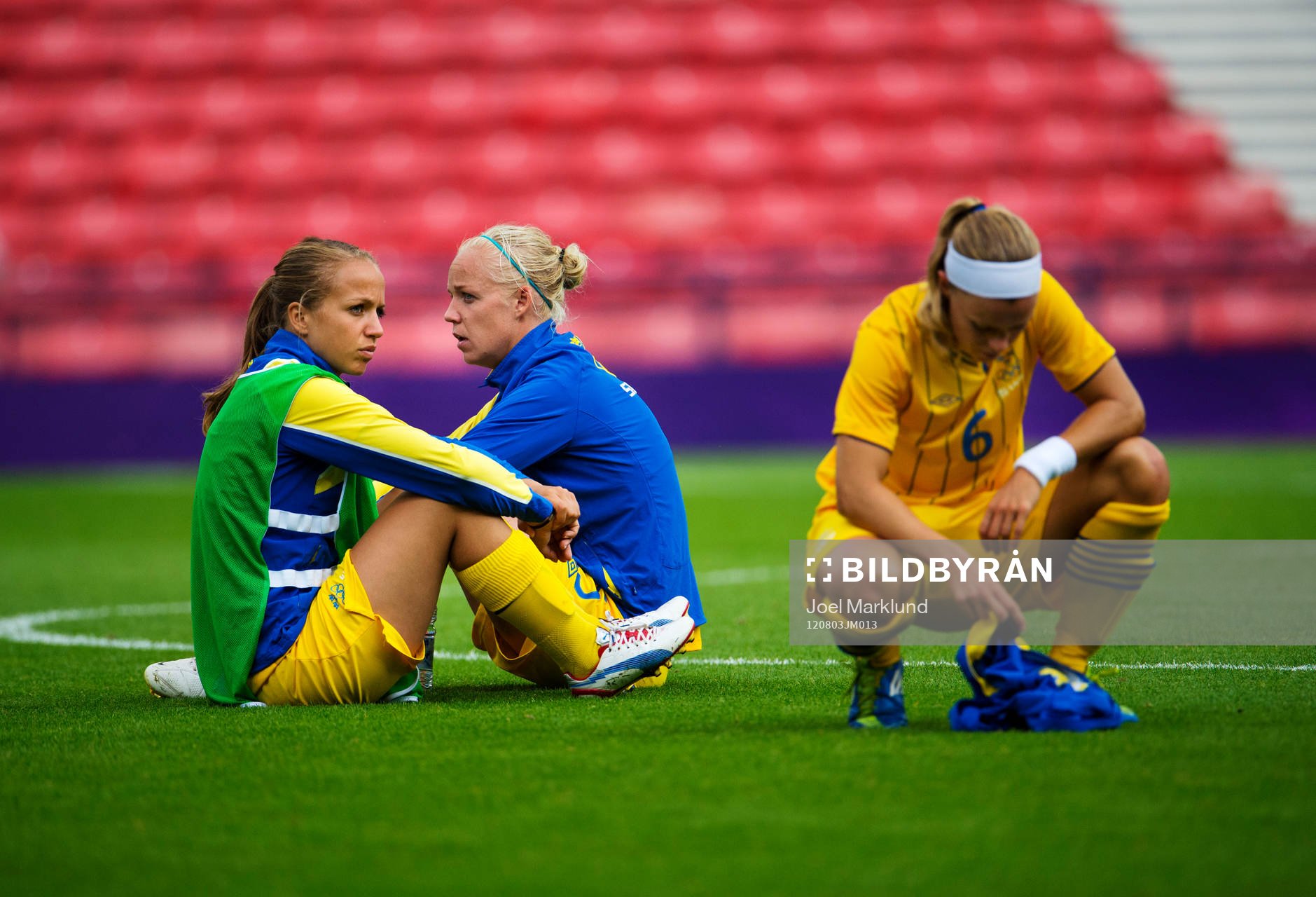 Malin Levenstad, Caroline Seger och Sara Thunebro, Sverige,