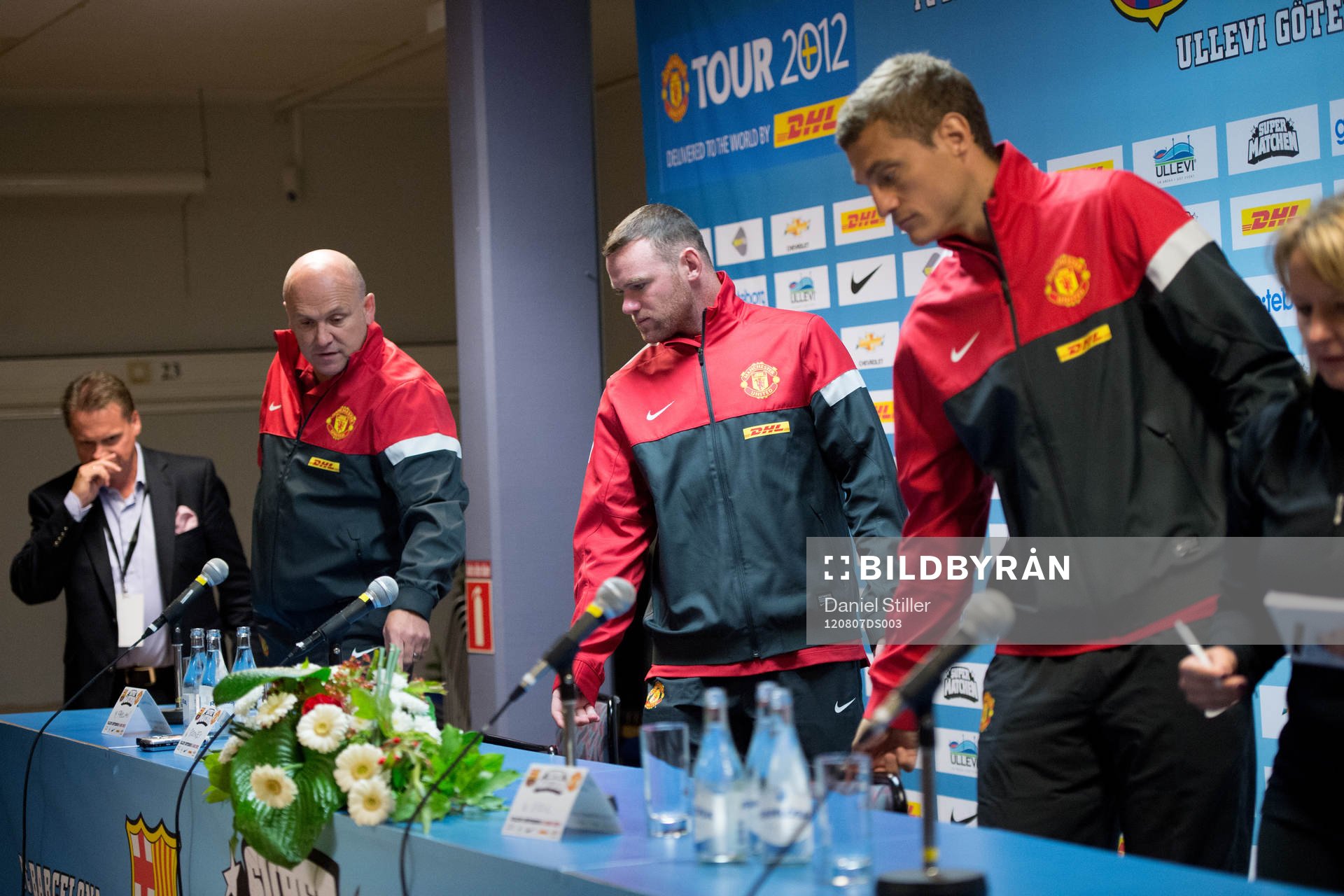 Mike Phelan, assisterande manager,Wayne Rooney,  Nemanja