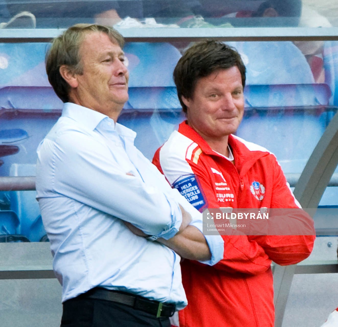 Åge Hareide och Stefan Schwarz, tränare, Helsingborg, ser