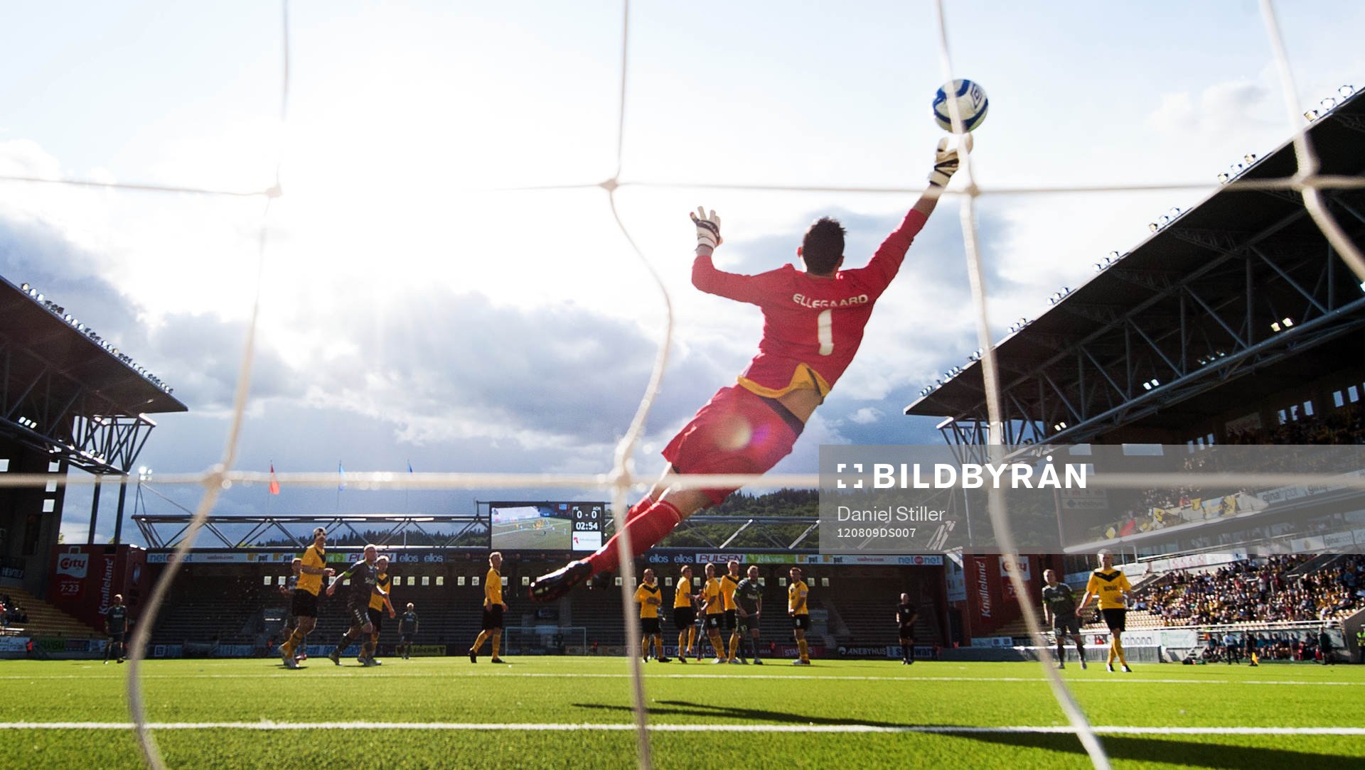 Kevin Stuhr-Ellegaard, målvakt Elfsborg, släpper in 0-1