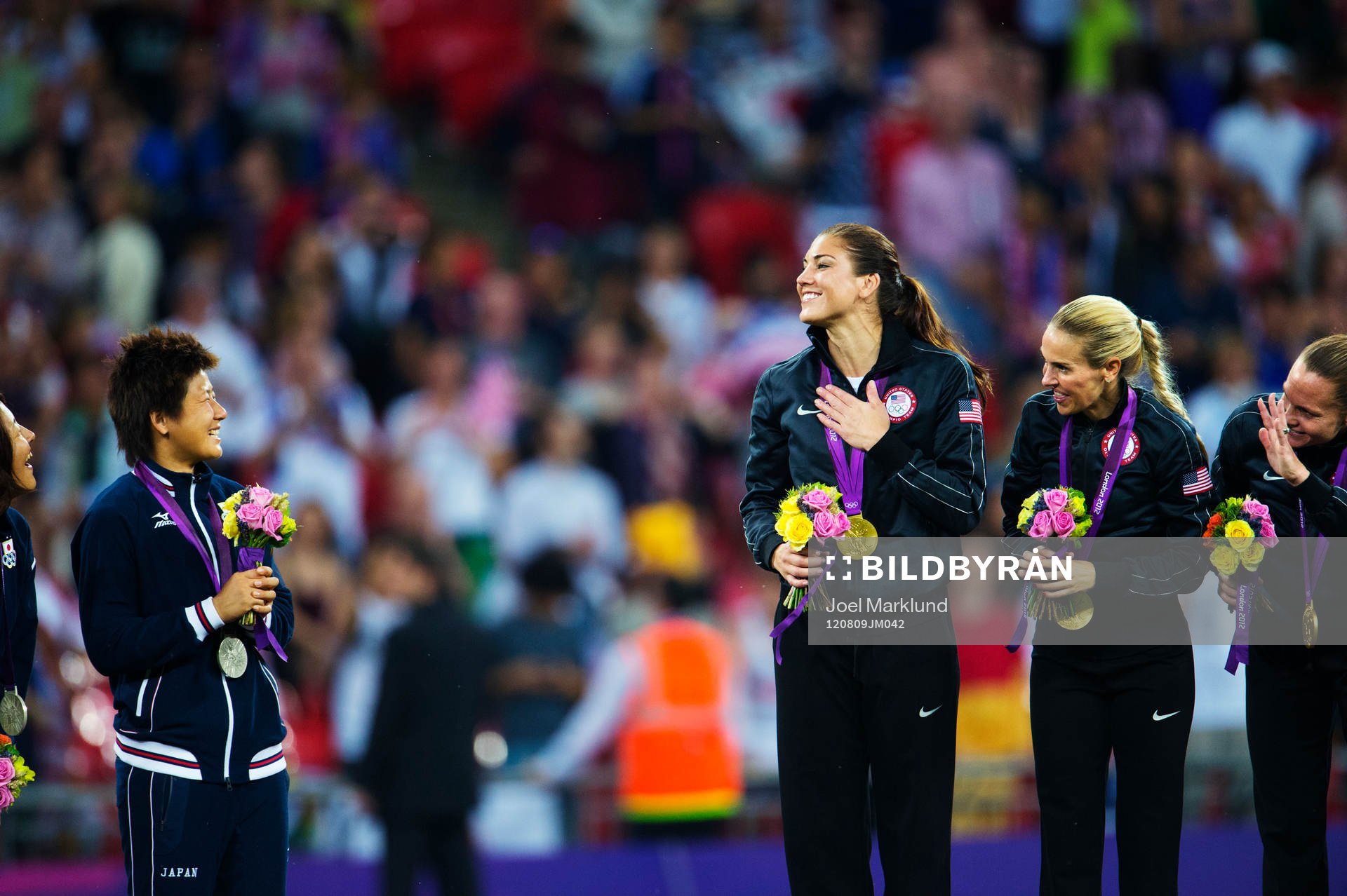 Hope Solo, målvakt, USA, charmar de japanska spelarna