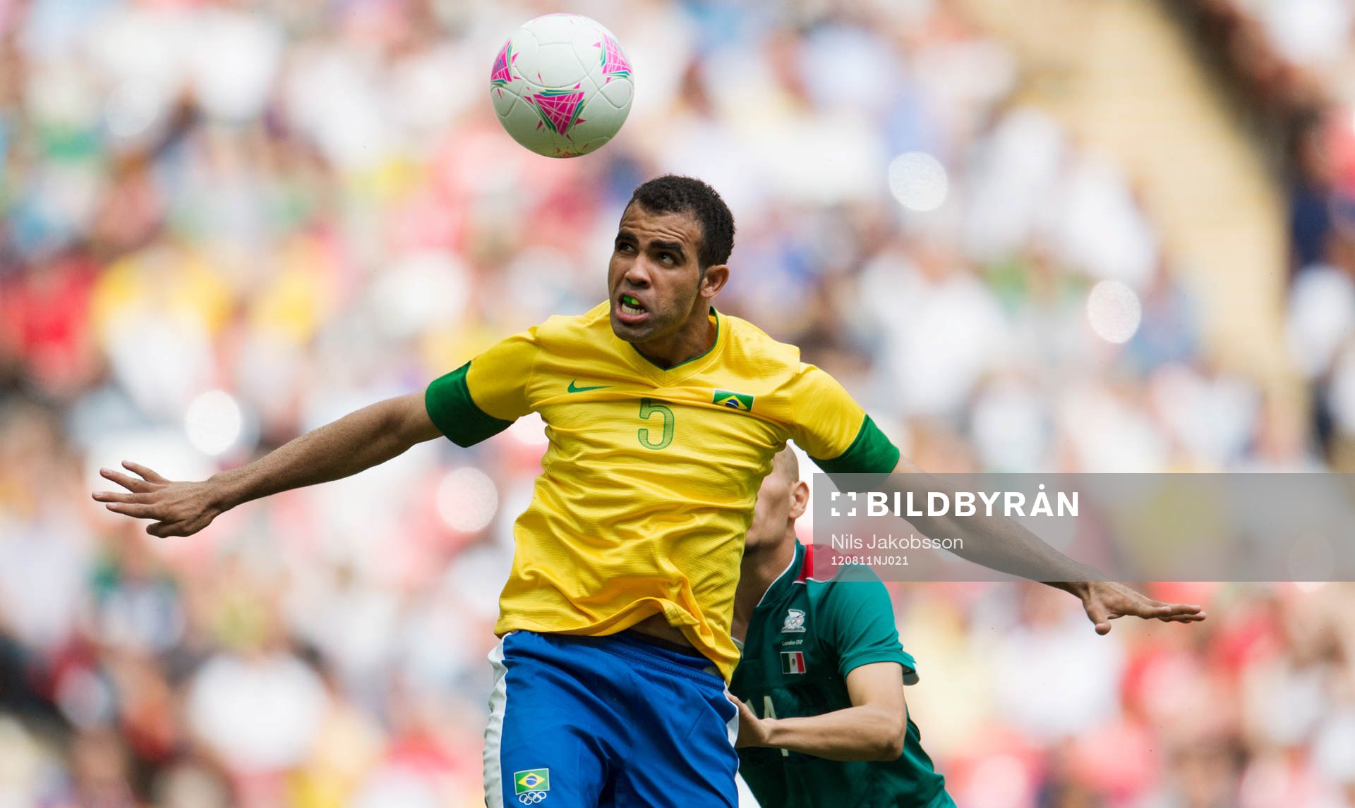OS 2012, Fotboll, final, Brasilien - Mexico: Sandro, Brasilien.