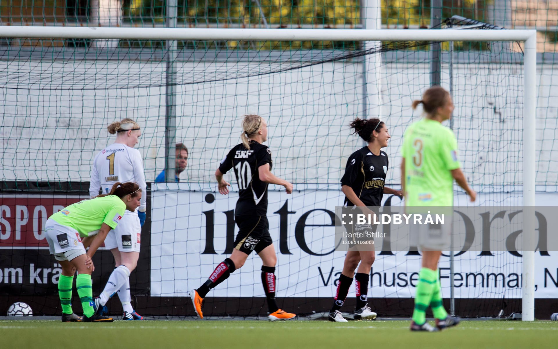 Christen Press, Göteborg, gör 1-0, jubel