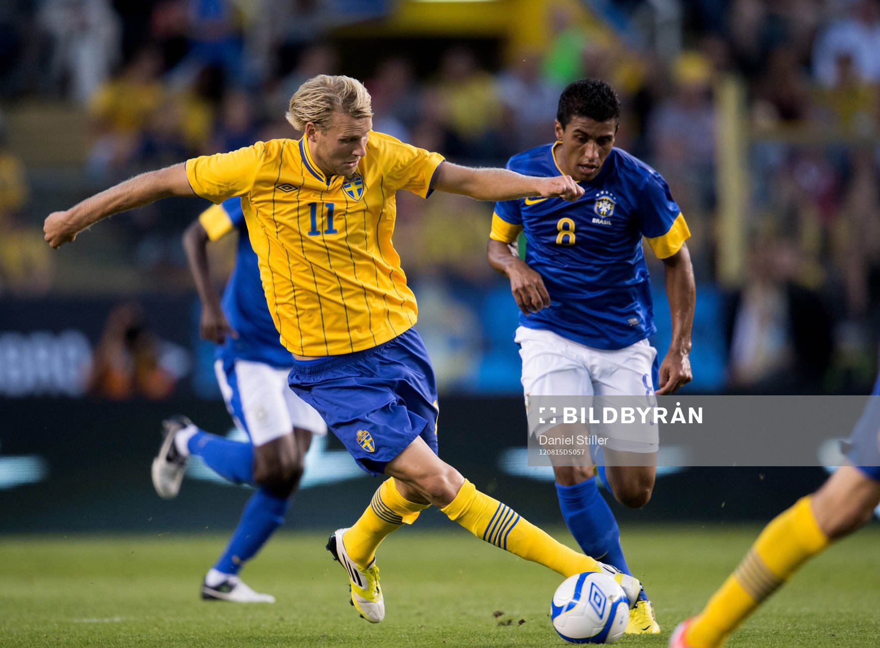 Ola Toivonen, Sverige. Paulinho, Brasilien