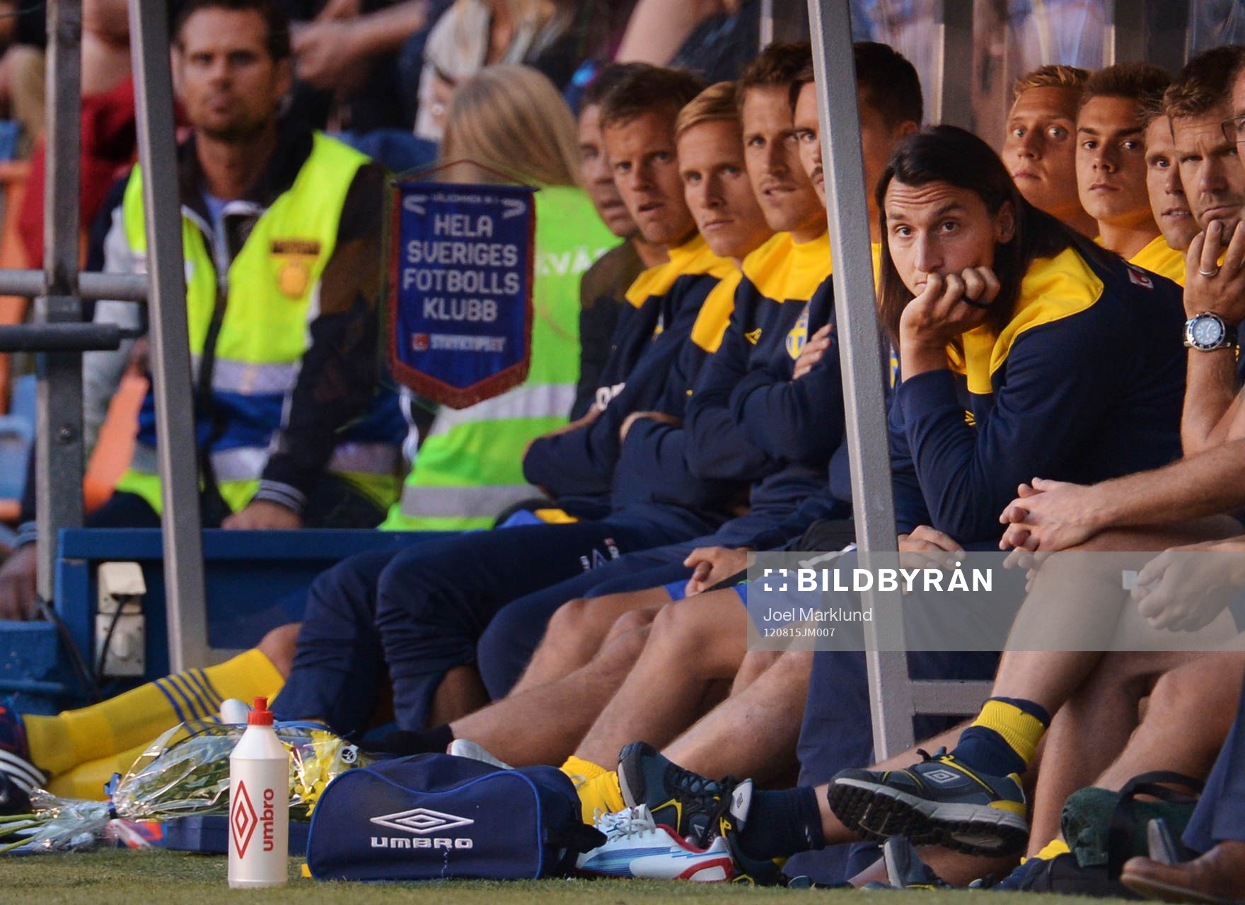 Zlatan Ibrahimovic, Sverige sitter på bänken