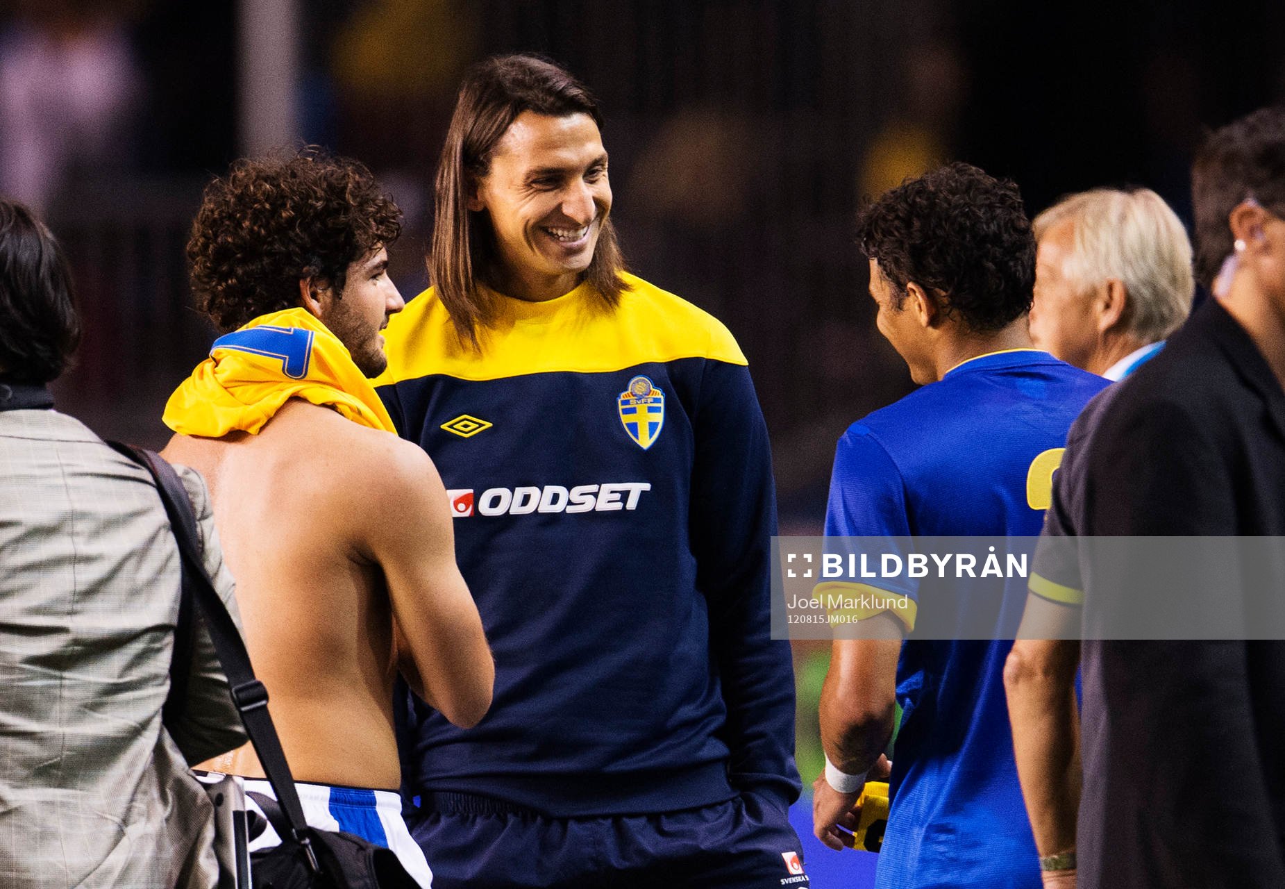 Zlatan Ibrahimovic, Sverige, pratar med Pato och Thiago