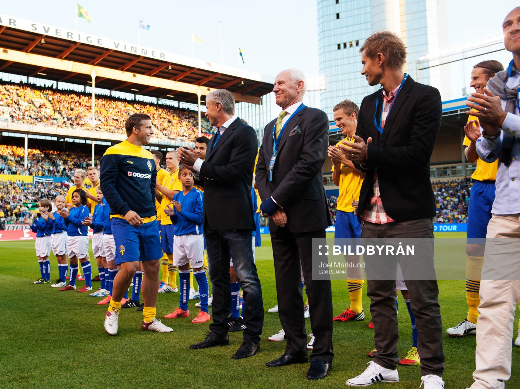 Anders Svensson fick pris av UEFA för att ha spelat över