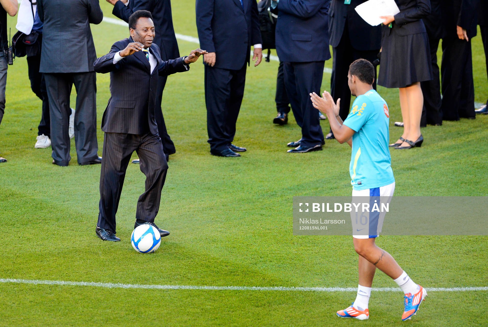 Pele spelar boll