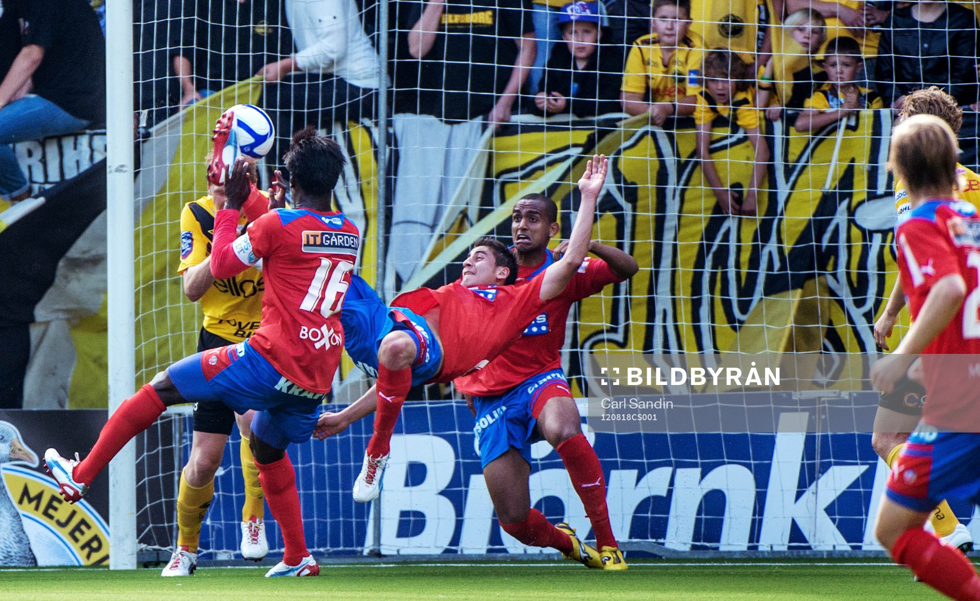 Alejandro Bedoya, Helsingborg, gör 0-1 med en cykelspark