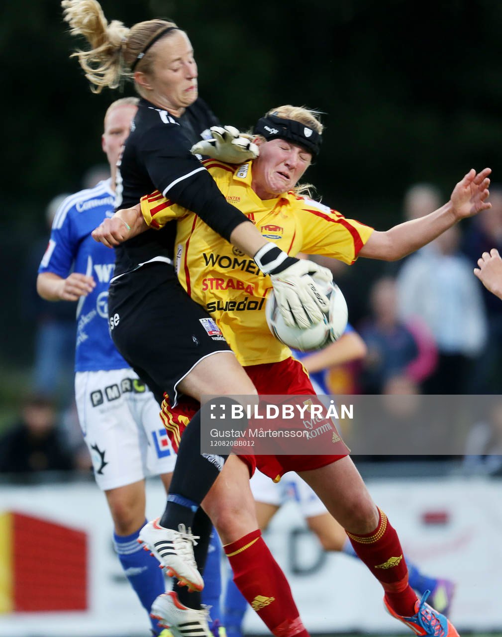 Kirsten van de Ven, Tyresö mot målvakten Loes Geurts,