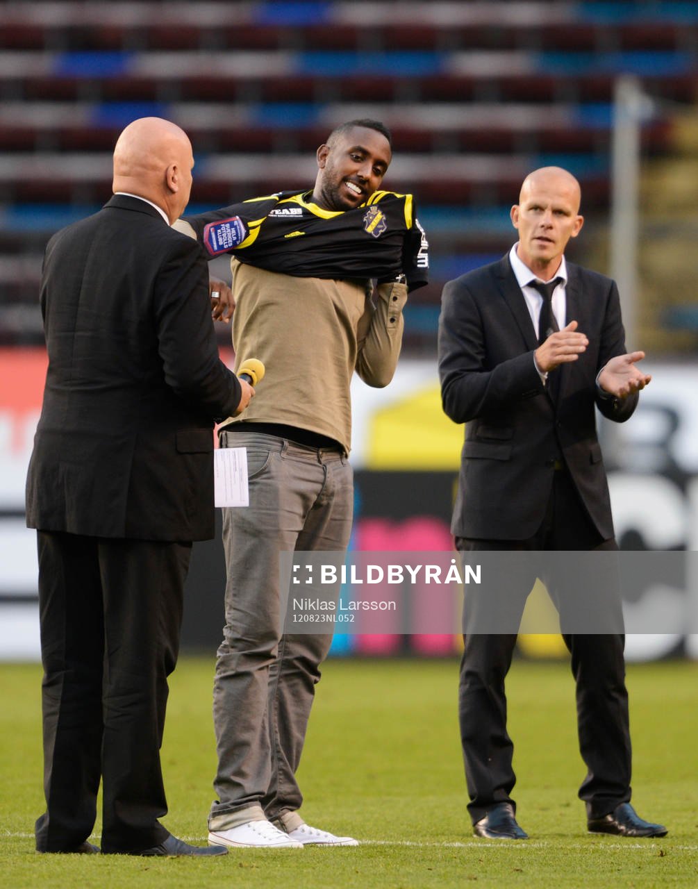 Henok Goitom, AIK, nyförvärv presenterades i pausen