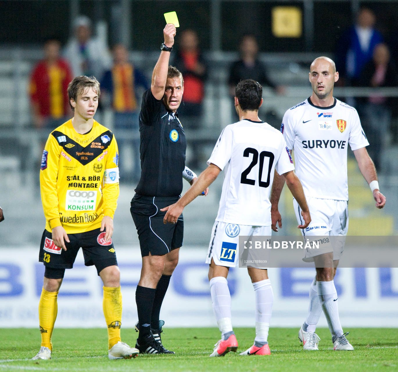 Varning, Gabriel Somi, Syrianska. Magnus Ahlsén, domare