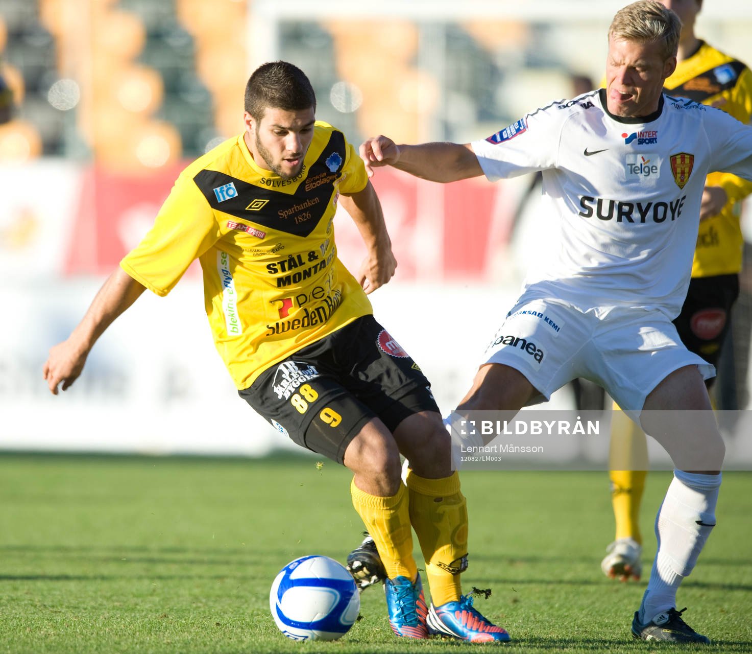 Moestafa El Kabir, Mjällby och Johan Arneng, Syrianska