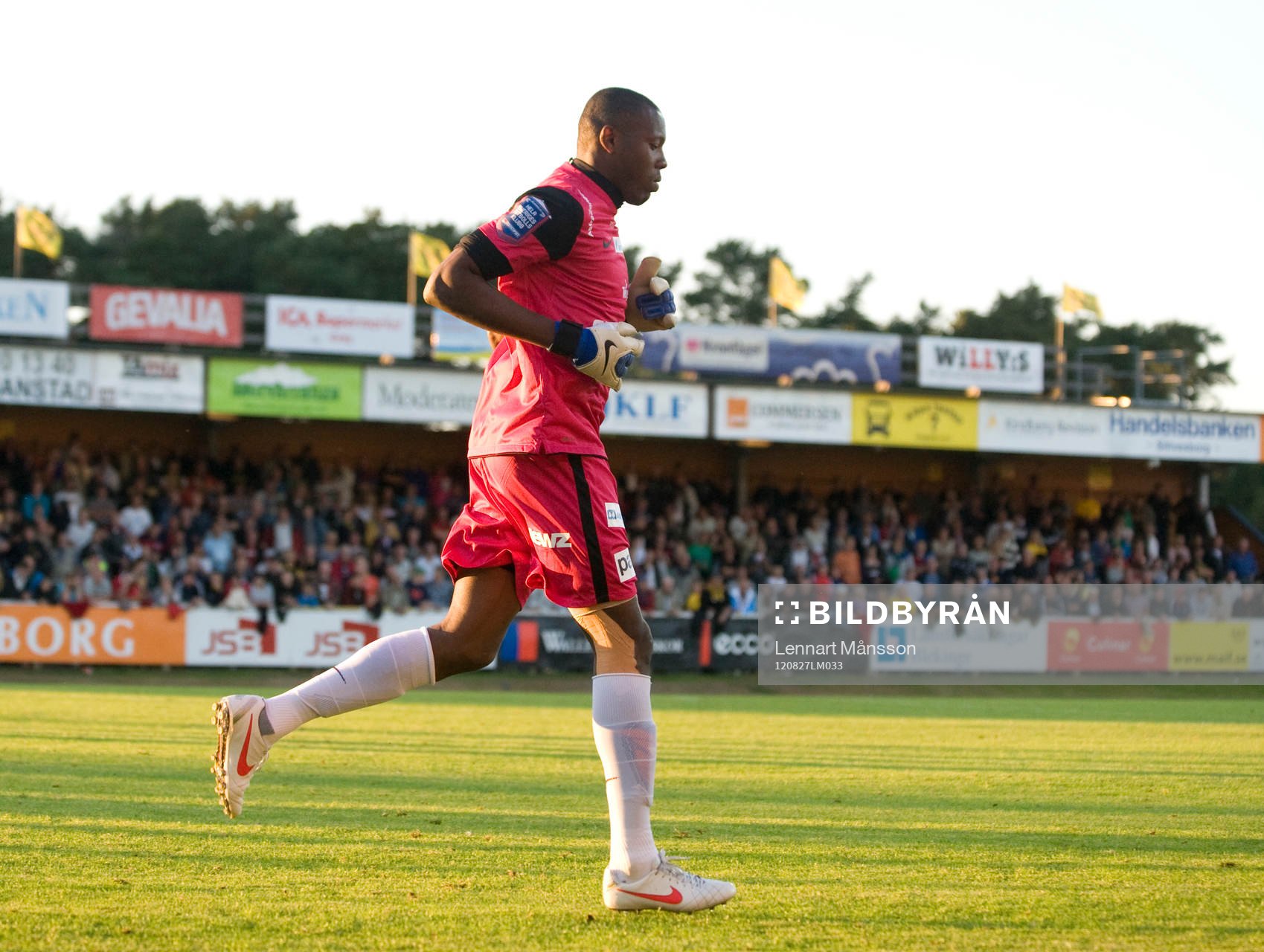Utvisning Dwayne Miller, målvakt, Syrianska