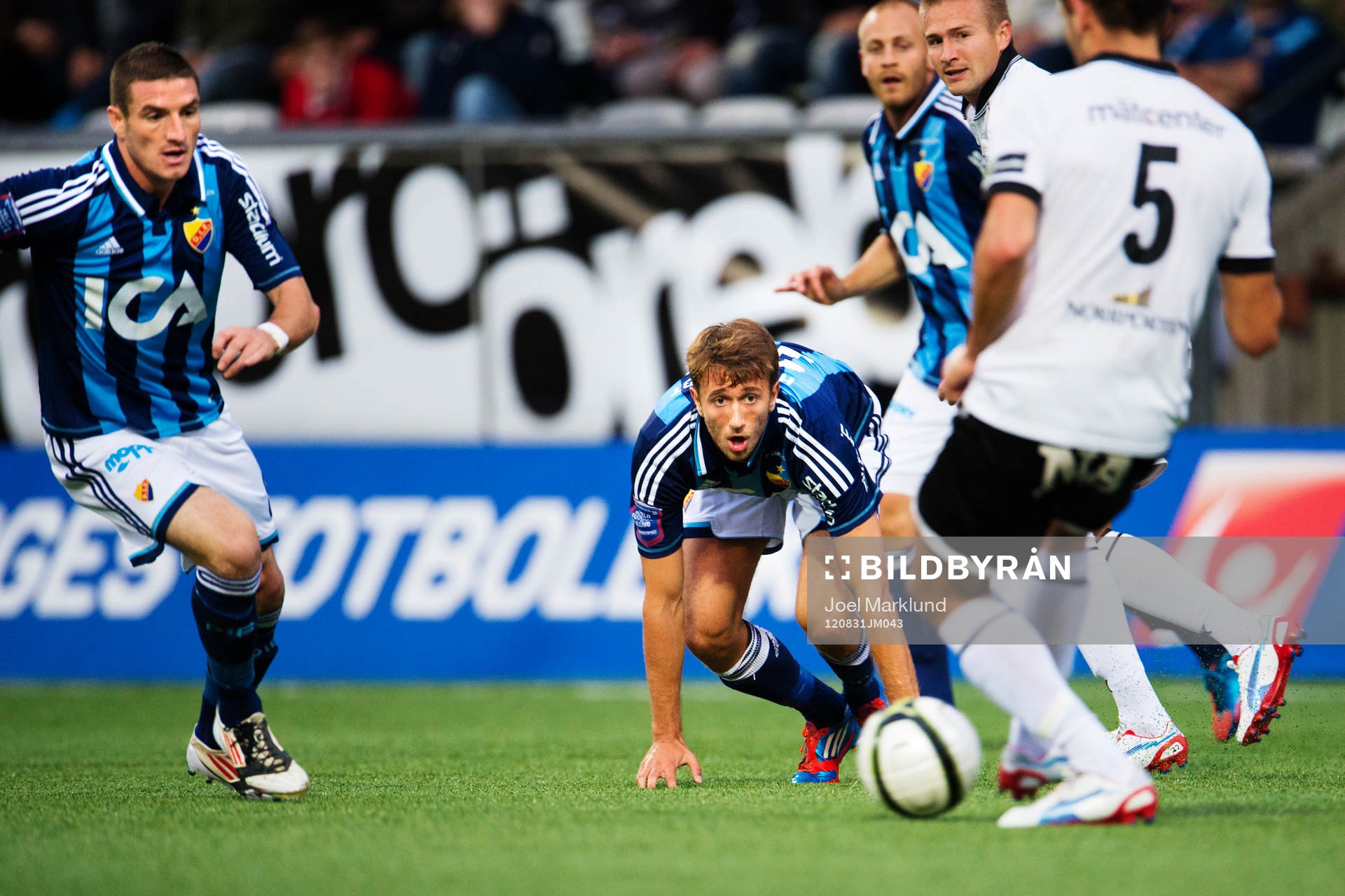 Philip Hellquist, Djurgården, har fokus på bollen