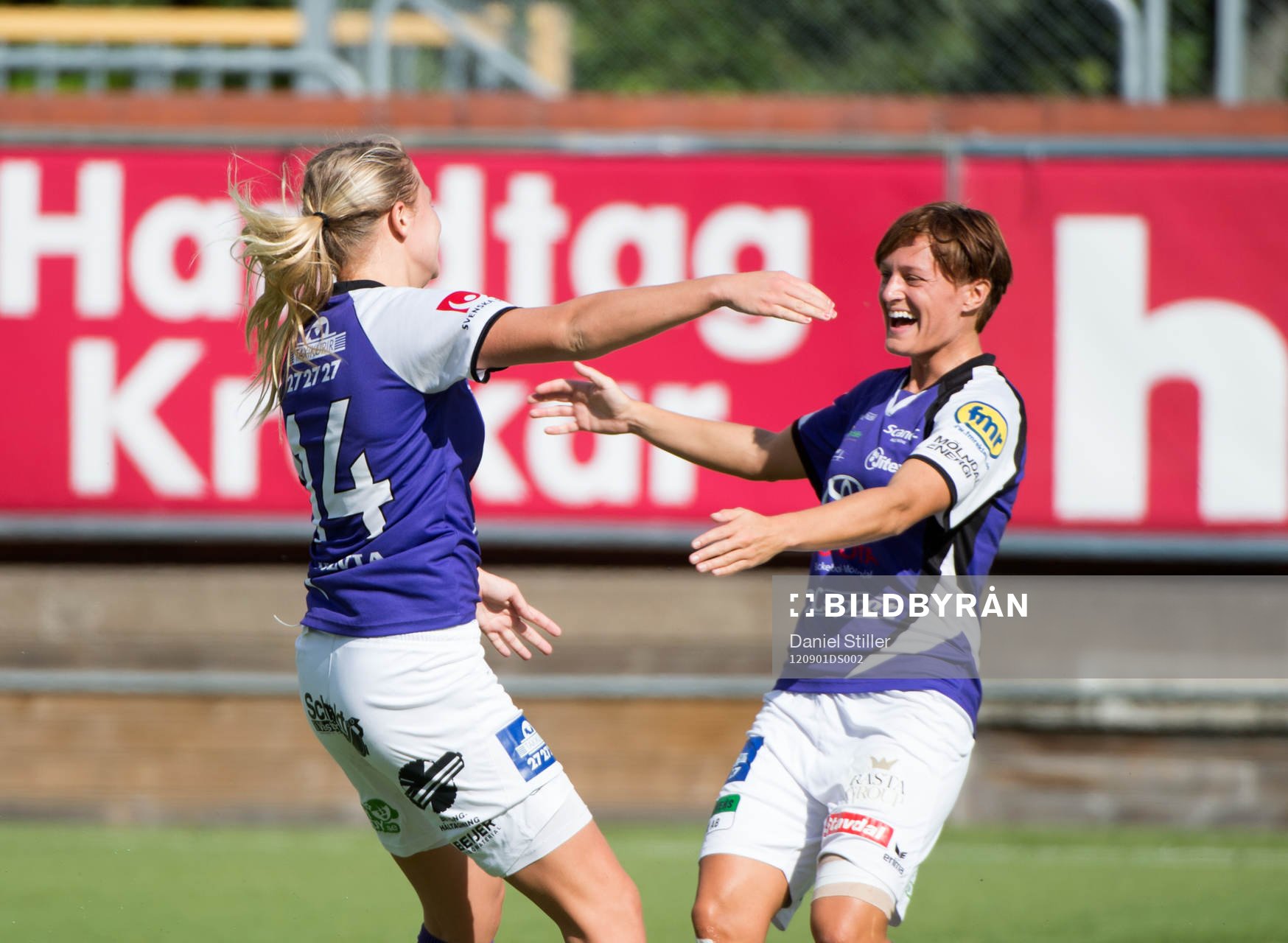 Fotboll, Damallsvenskan, Jitex - Djurgården: Fridolina Rolfö, Jitex, gör 1-0, jubel