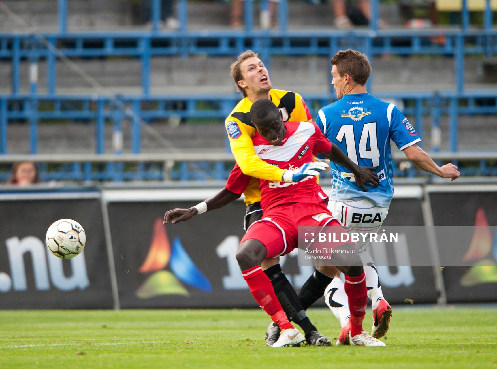 Robin Malmqvist, målvakt , Assyriska, Andreas Grahm,