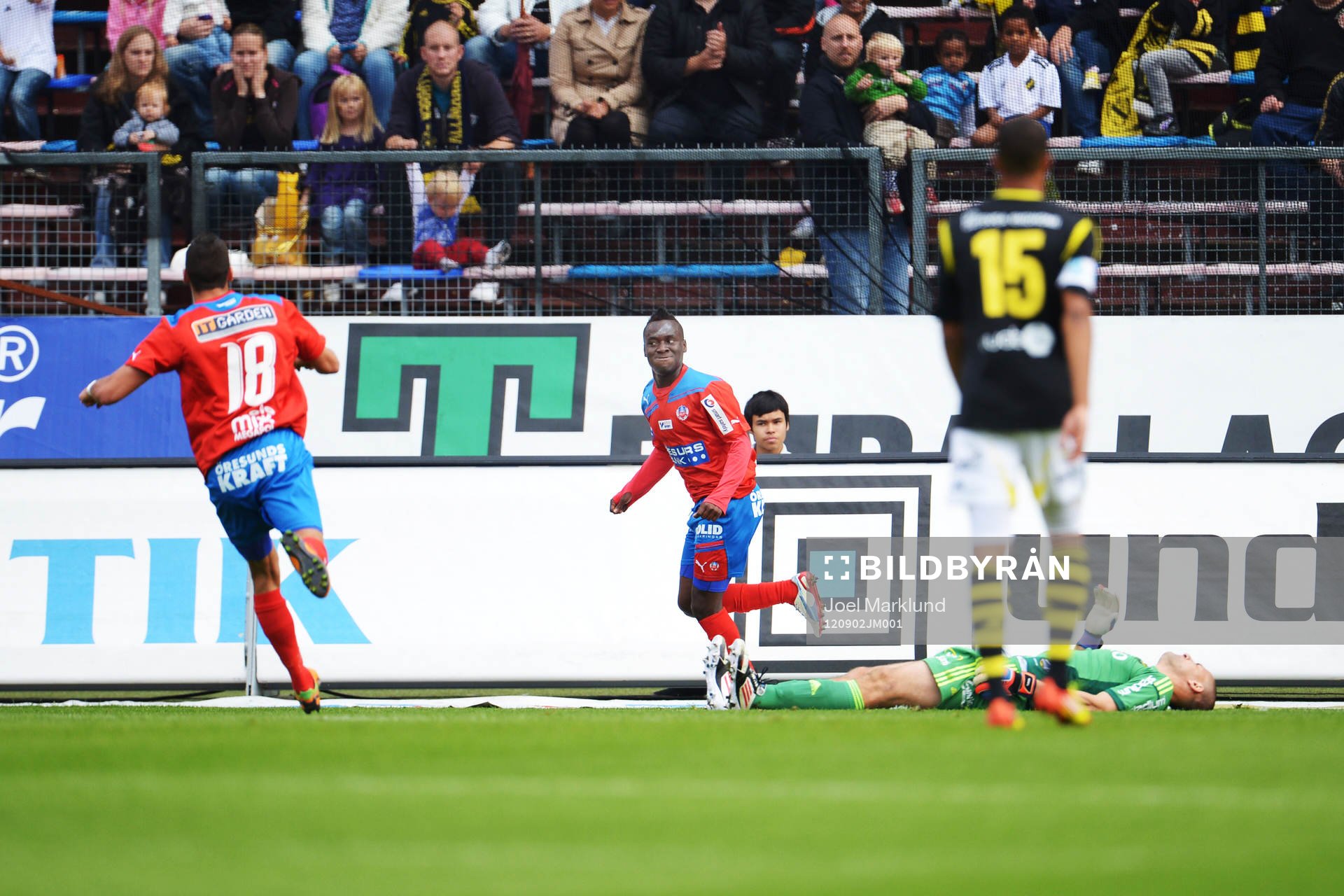 Fotboll, Allsvenskan, AIK - Helsingborg: David Accam, Helsingborg, jubel efter 0-1